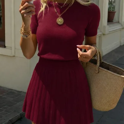 Ženski bordo kratki rukav triko bluza s mini suknjom u kompletu 1