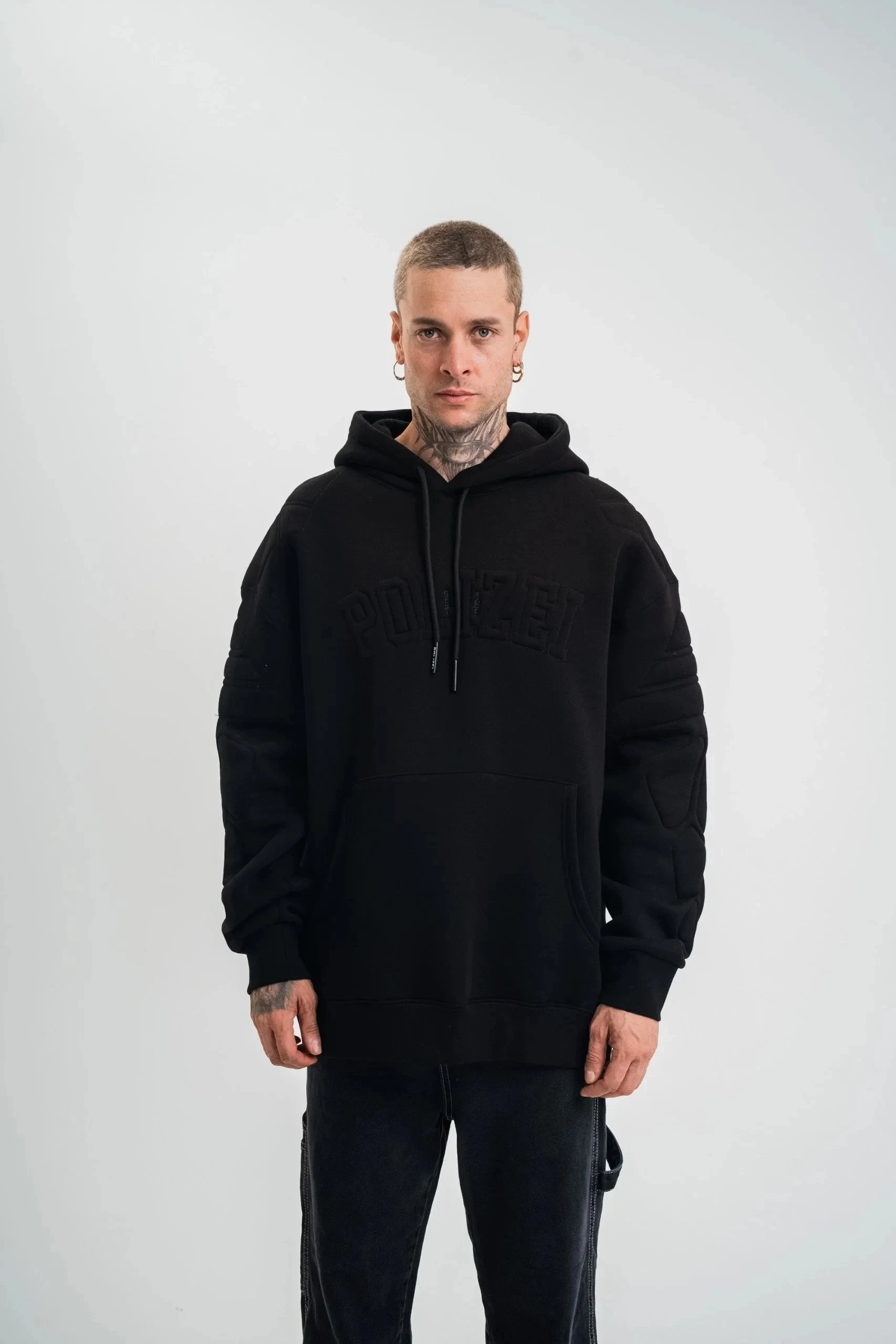 Sweatshirtê Mêran ê Reş Oversize 3 Têl Pembû Bi Kapek û Nexşkirî