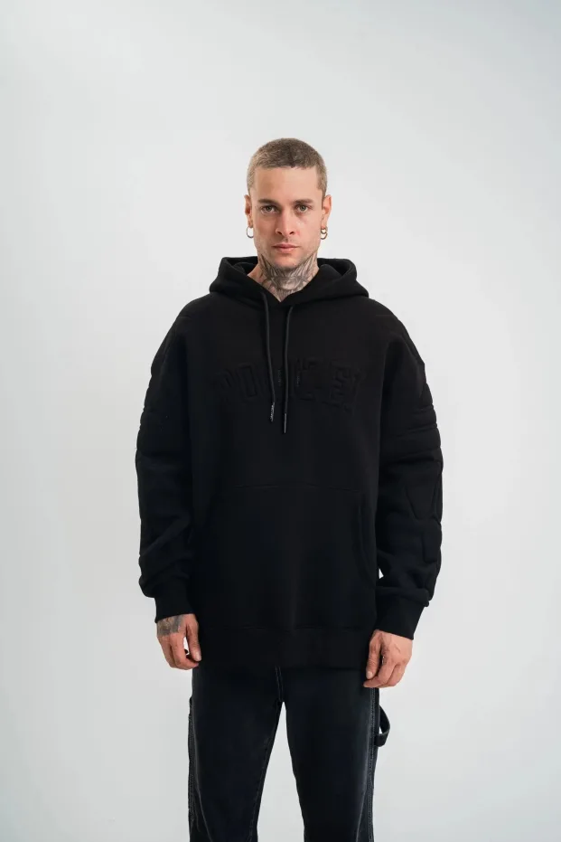Sweatshirtê Mêran ê Reş Oversize 3 Têl Pembû Bi Kapek û Nexşkirî 1