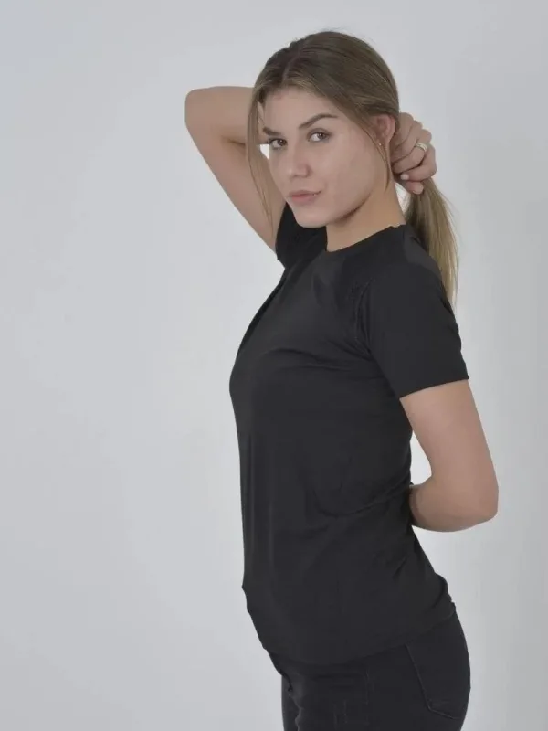 Bluzë e zezë për femra, slim fit, me jakë biçiklete, mëngë të shkurtra me rrjetë në shpatulla 2