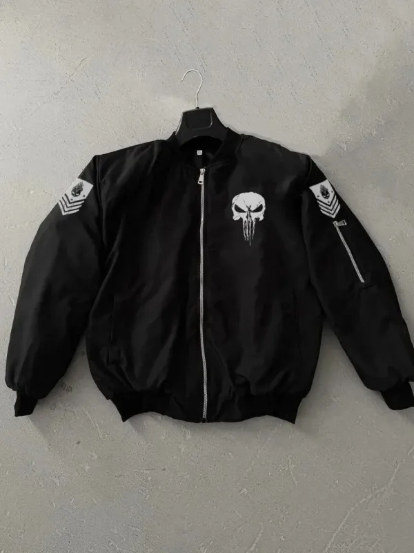 Чоловіча чорна куртка-бомбер у військовому стилі з принтом Punisher Skull 2