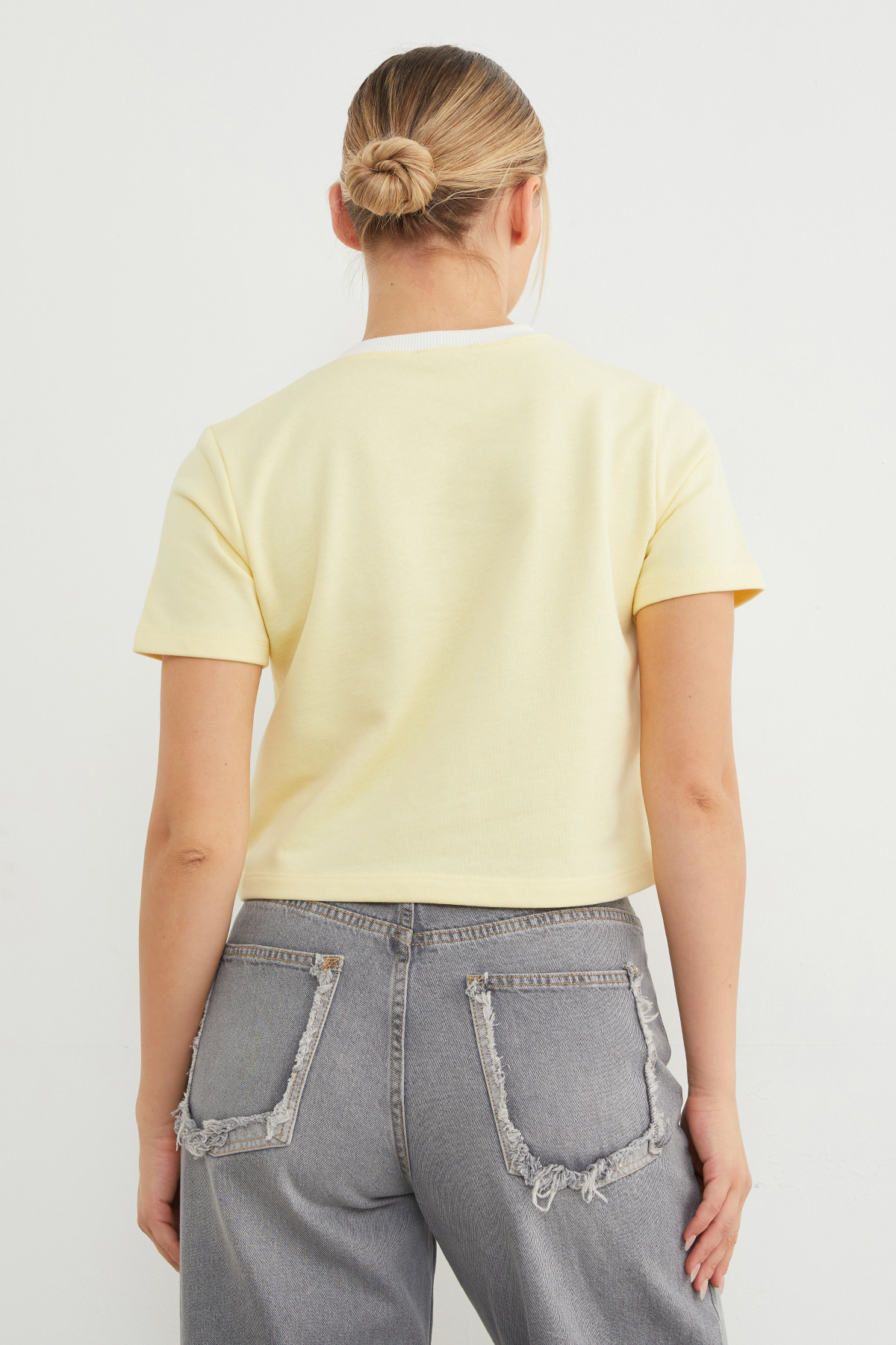 Basic Ribana Yaka Mevsimlik Crop Tişört 5