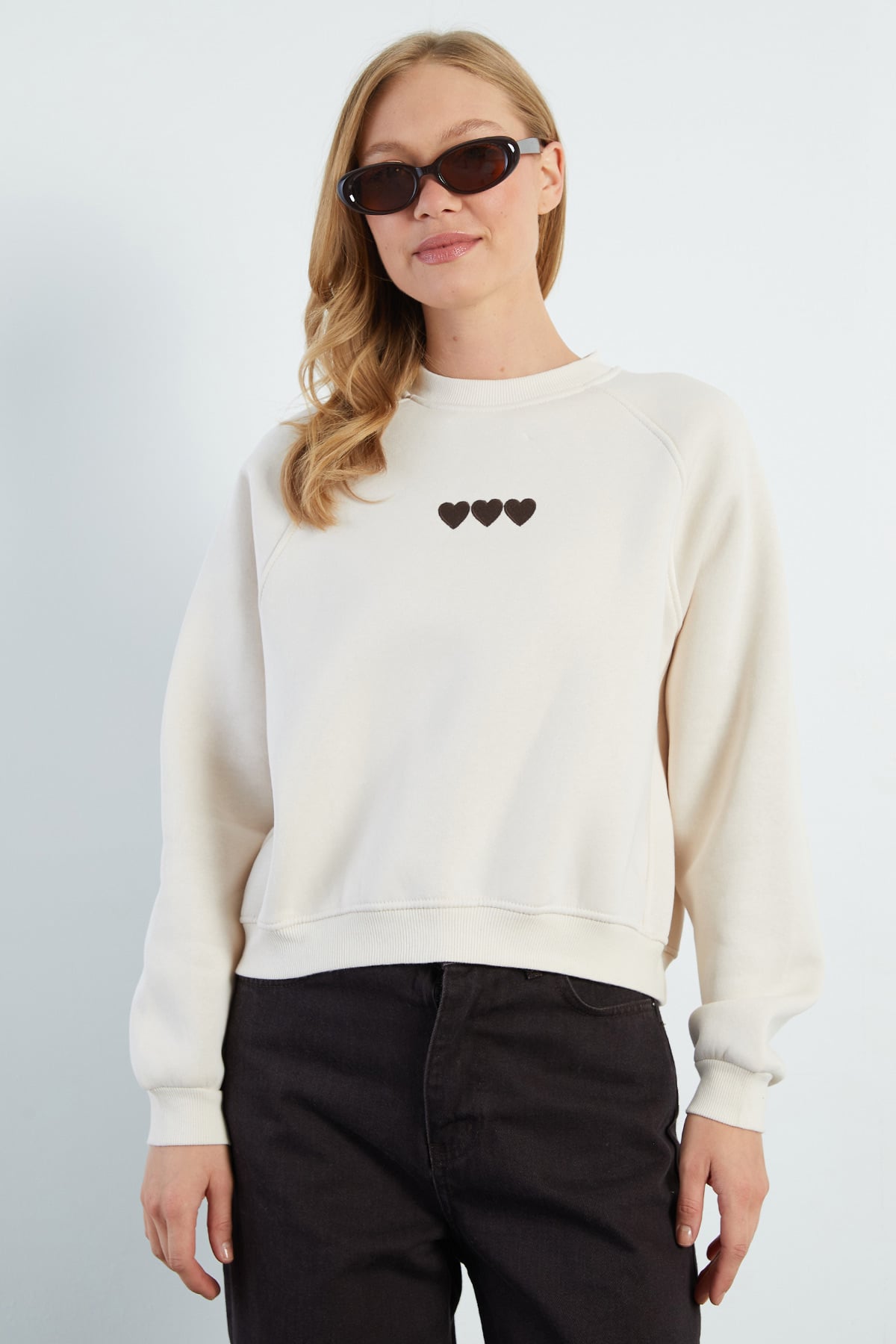 3 İplik Kalp Nakışlı Oversize Sweatshirt 2
