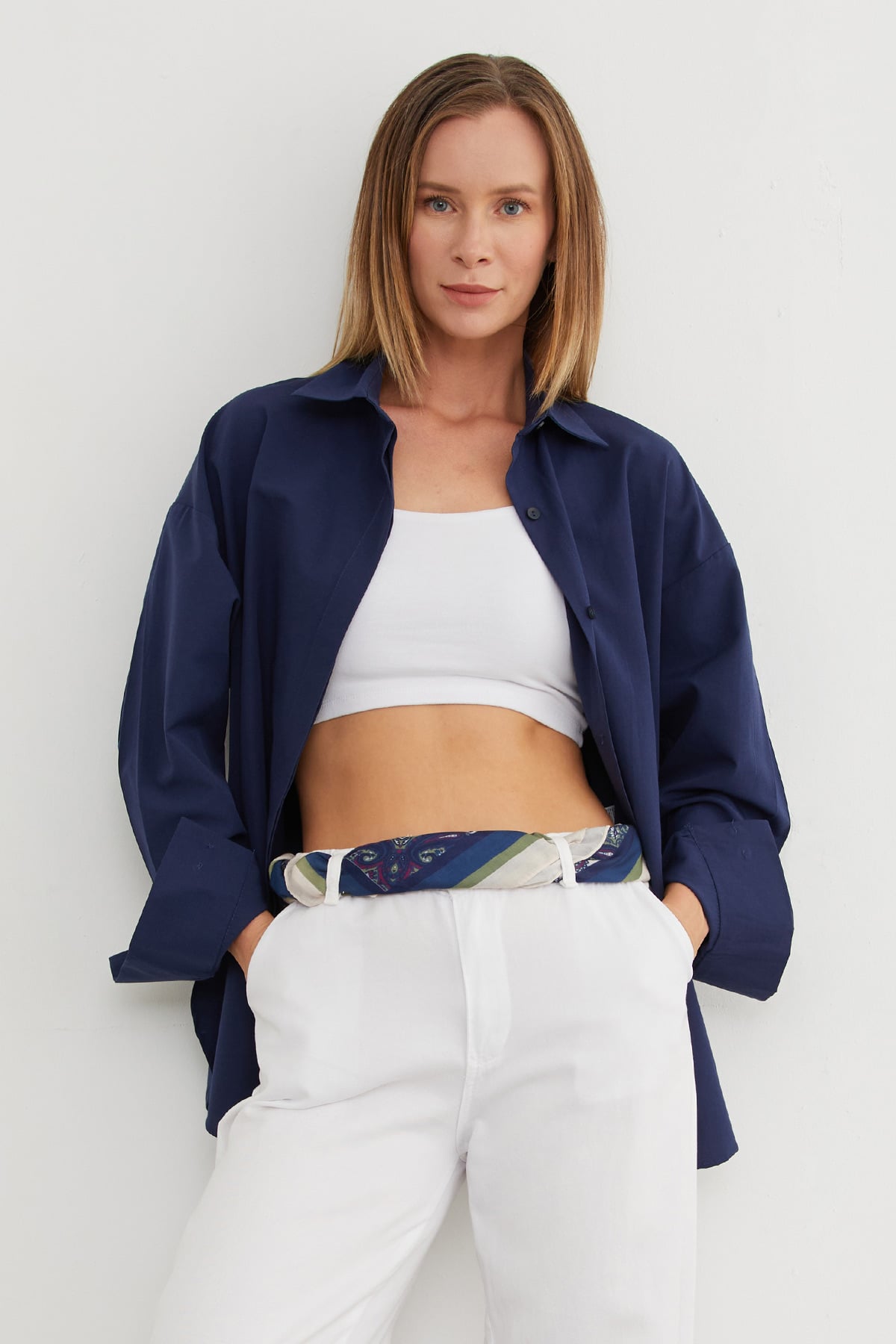 Basic Yırtmaçlı Oversize Gömlek 6