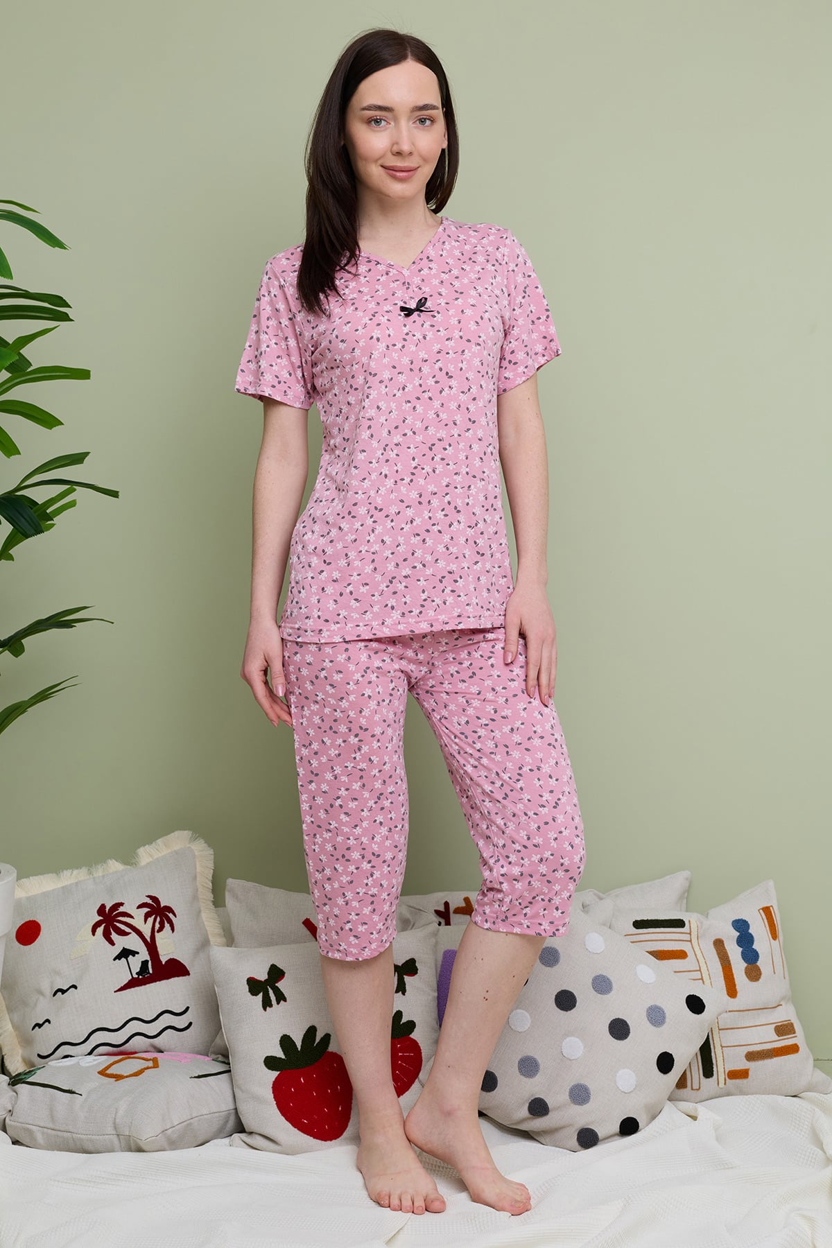Çiçek Desenli Kısa Kol Büyük Beden Kapri Pijama Takımı 5