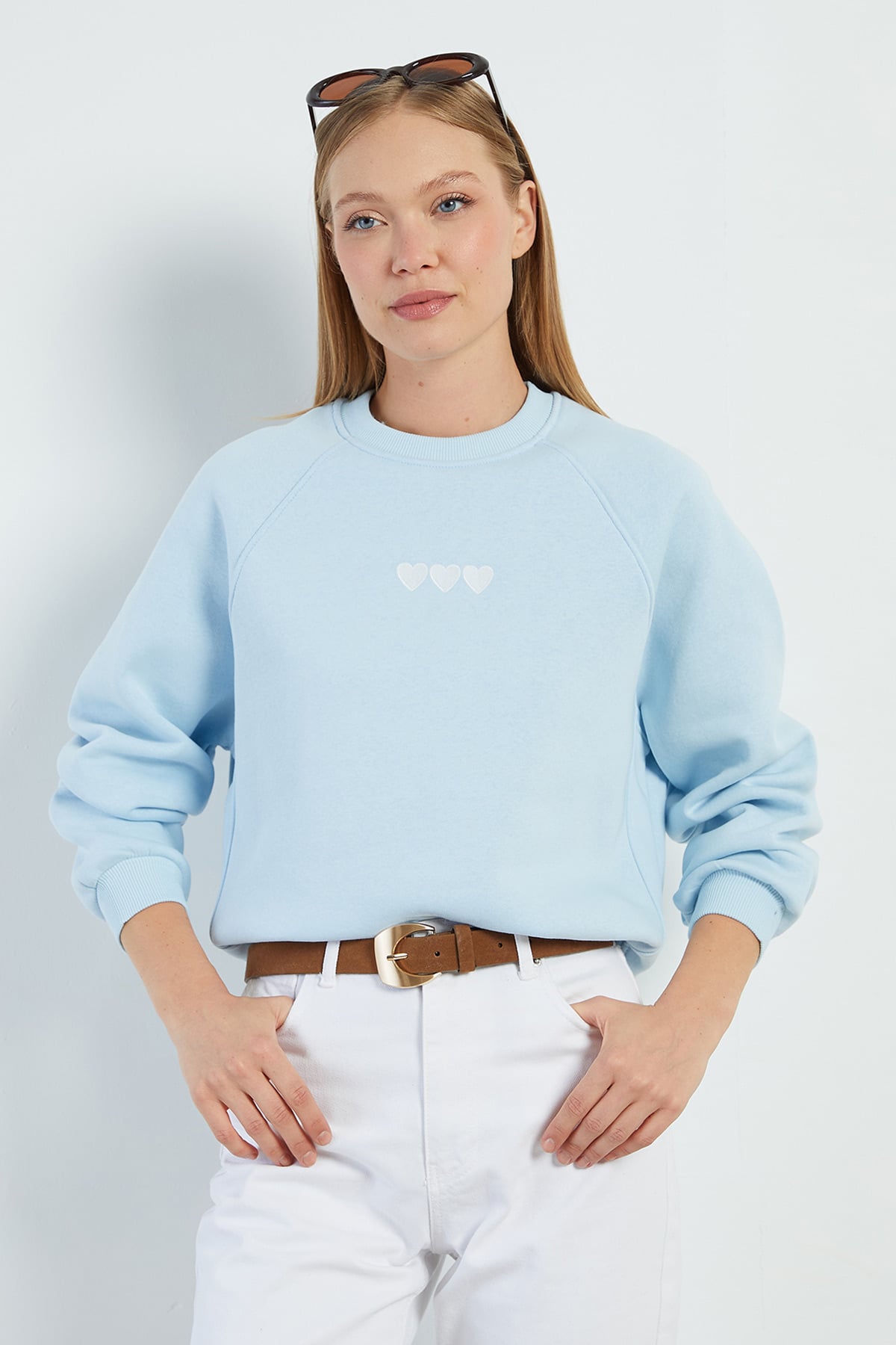 3 İplik Kalp Nakışlı Oversize Sweatshirt 3