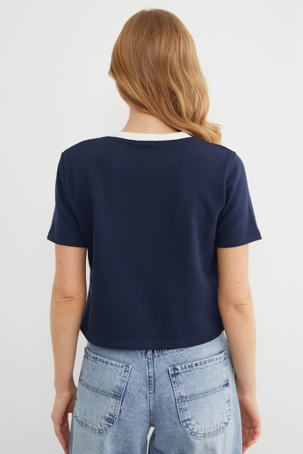 Basic Ribana Yaka Mevsimlik Crop Tişört 8