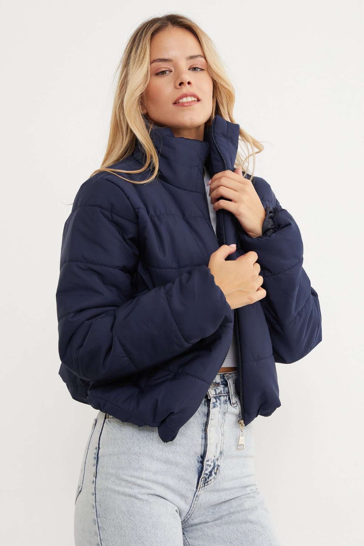 Beli Lastikli Crop Şişme Mont 5