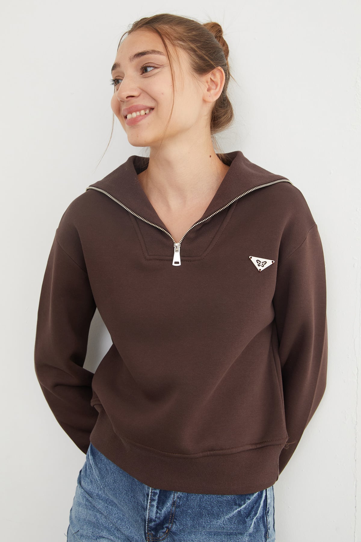 3 İplik Üçgen Metal Armalı Sweatshirt 4