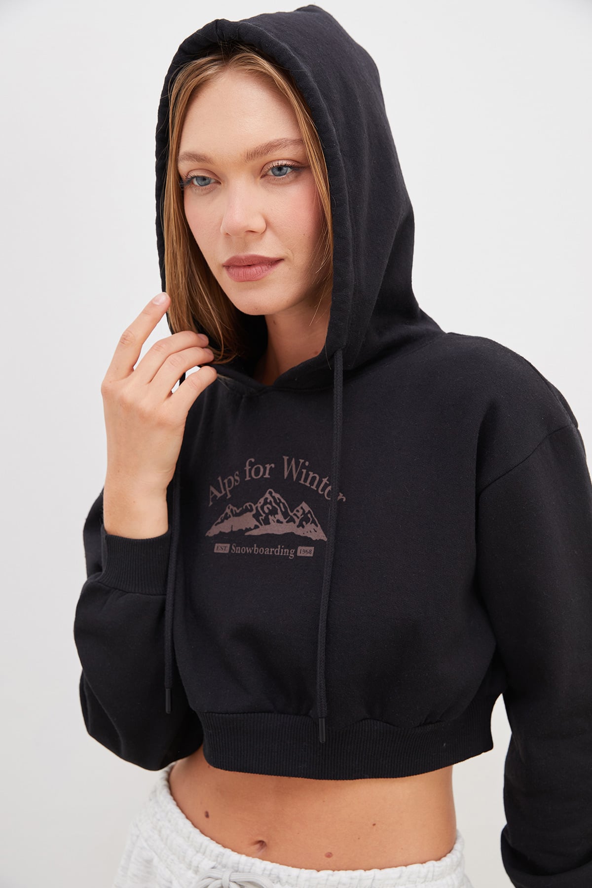 Baskılı Kapüşonlu Crop Sweatshirt 7