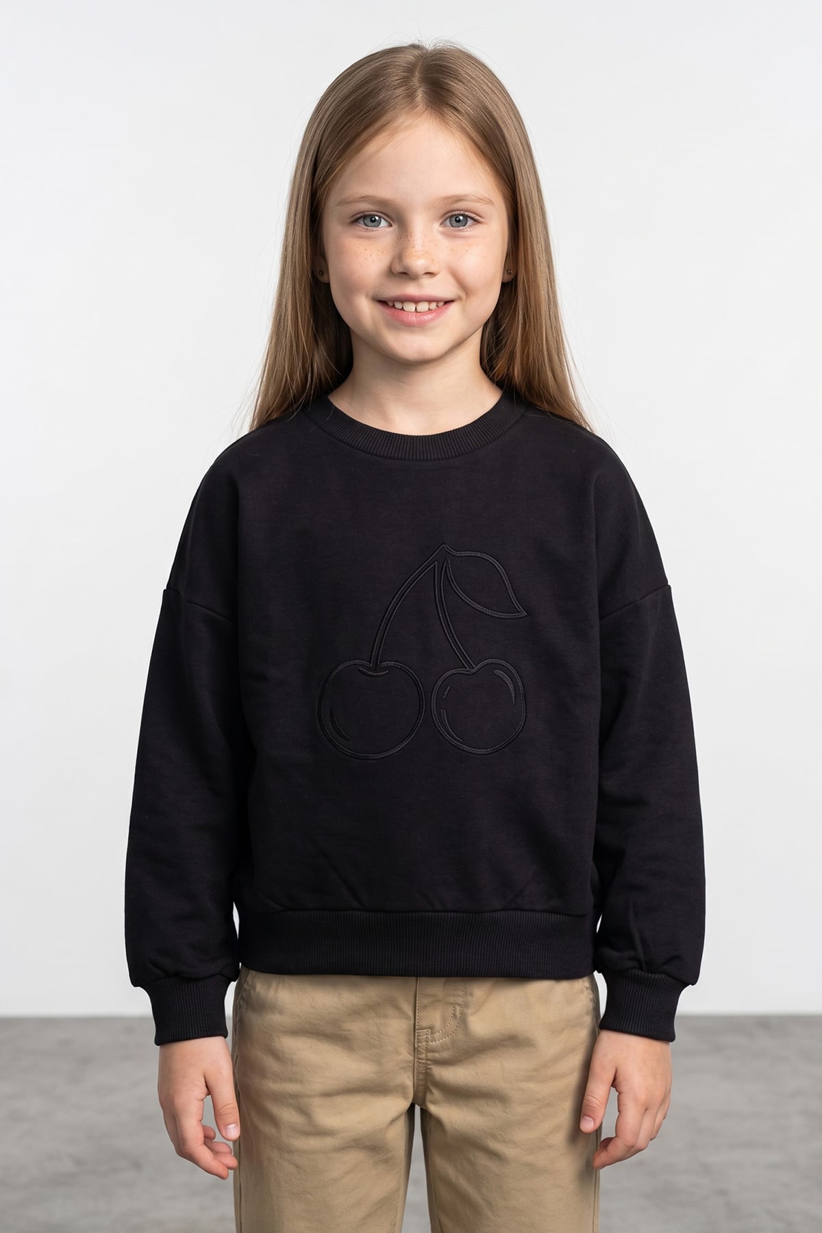 Çocuk Kırmızı Kiraz Nakışlı Bisiklet Yaka Sweatshirt 2