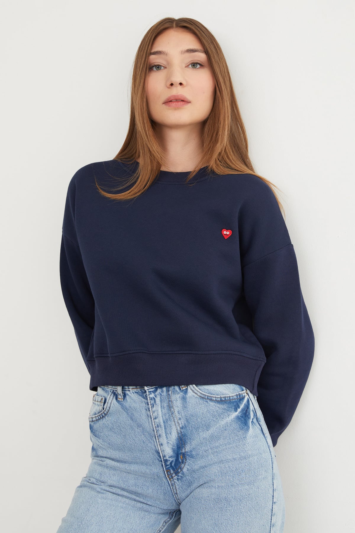 3 İplik Kalp Nakışlı Bisiklet Yaka Sweatshirt 5