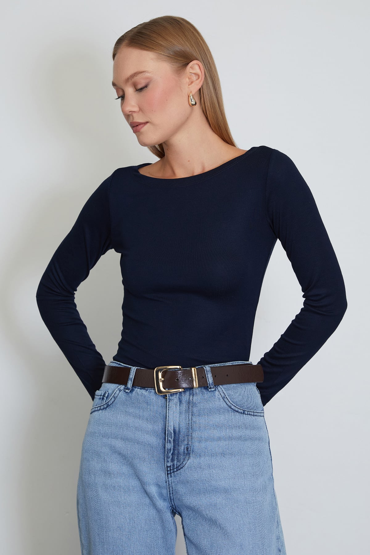 Basic Kayık Yaka Slim Fit Bluz 6