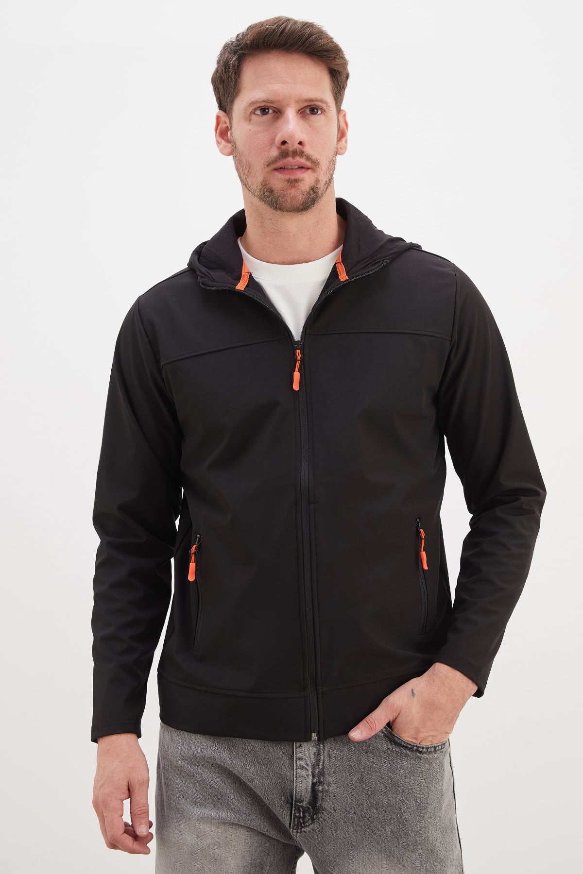 Fermuarlı Kapüşonlu Softshell Ceket 7