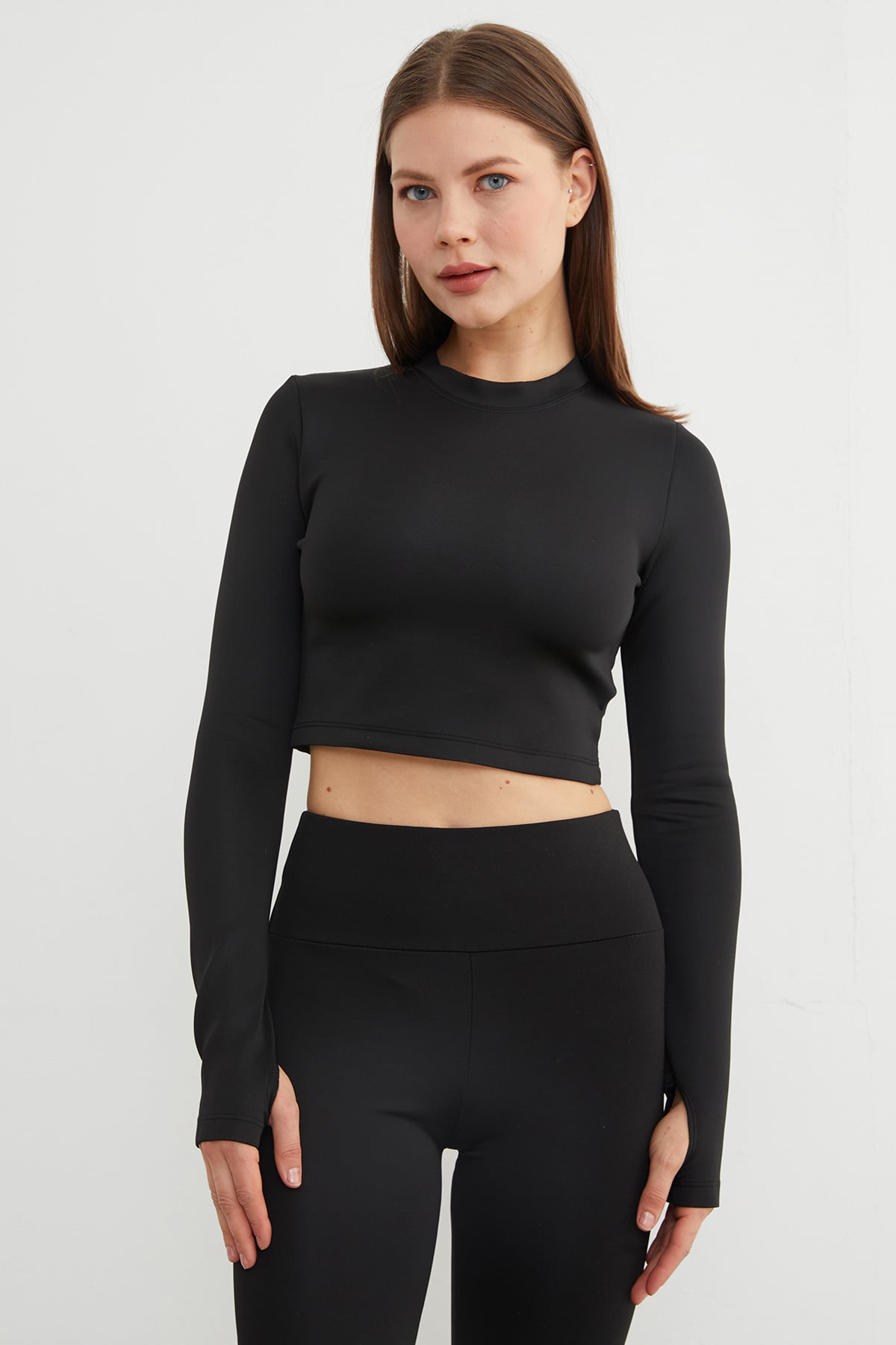 Basic Bisiklet Yaka Parmak Geçmeli Crop Bluz 3