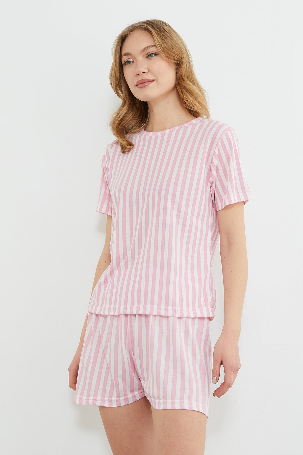 Çizgili Bisiklet Yaka Şortlu Pijama Takımı 5