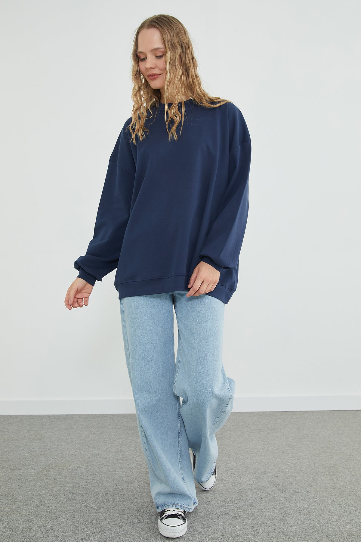 Basic Bisiklet Yaka Oversize Sweatshirt 5