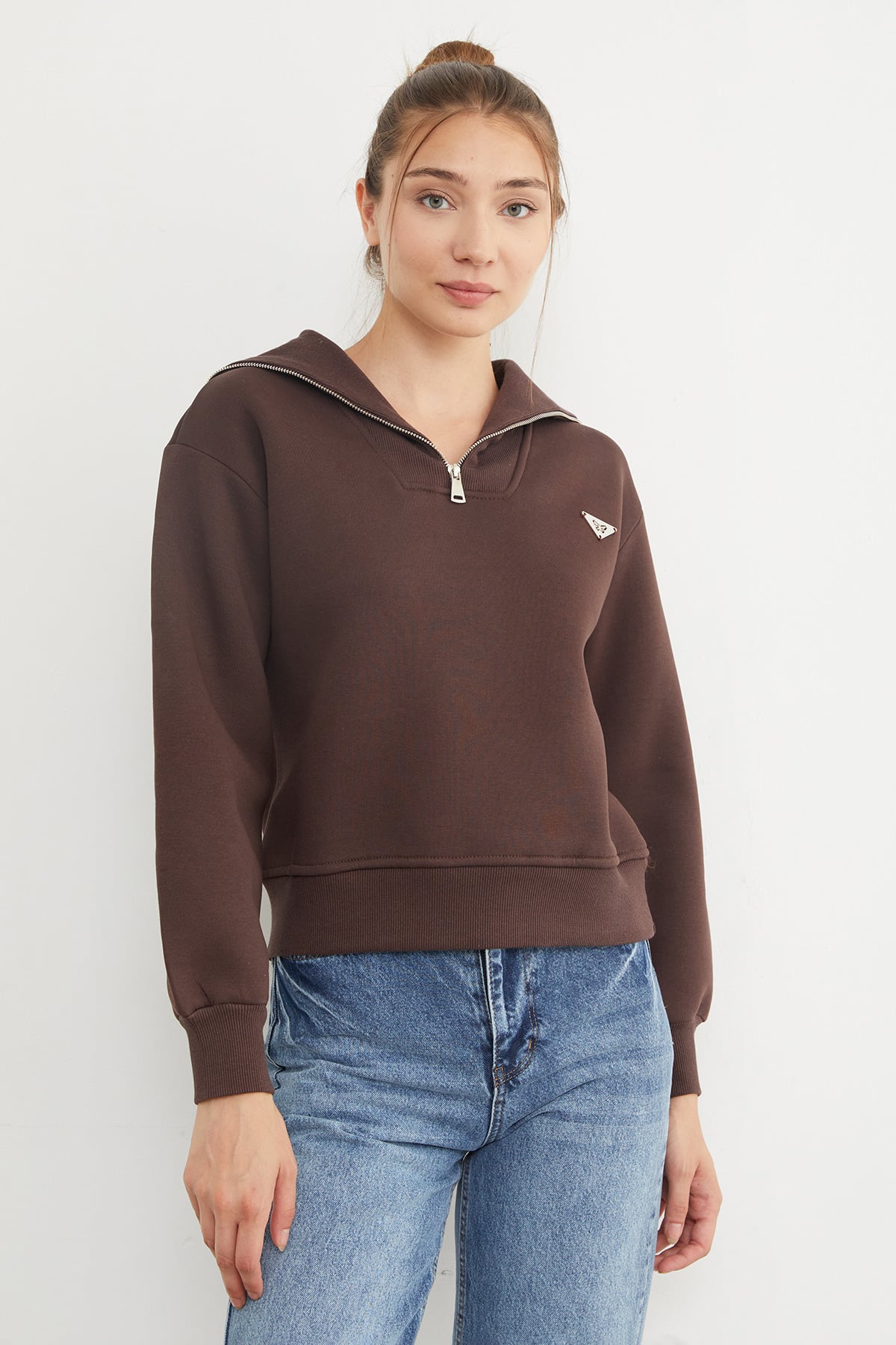 3 İplik Üçgen Metal Armalı Sweatshirt