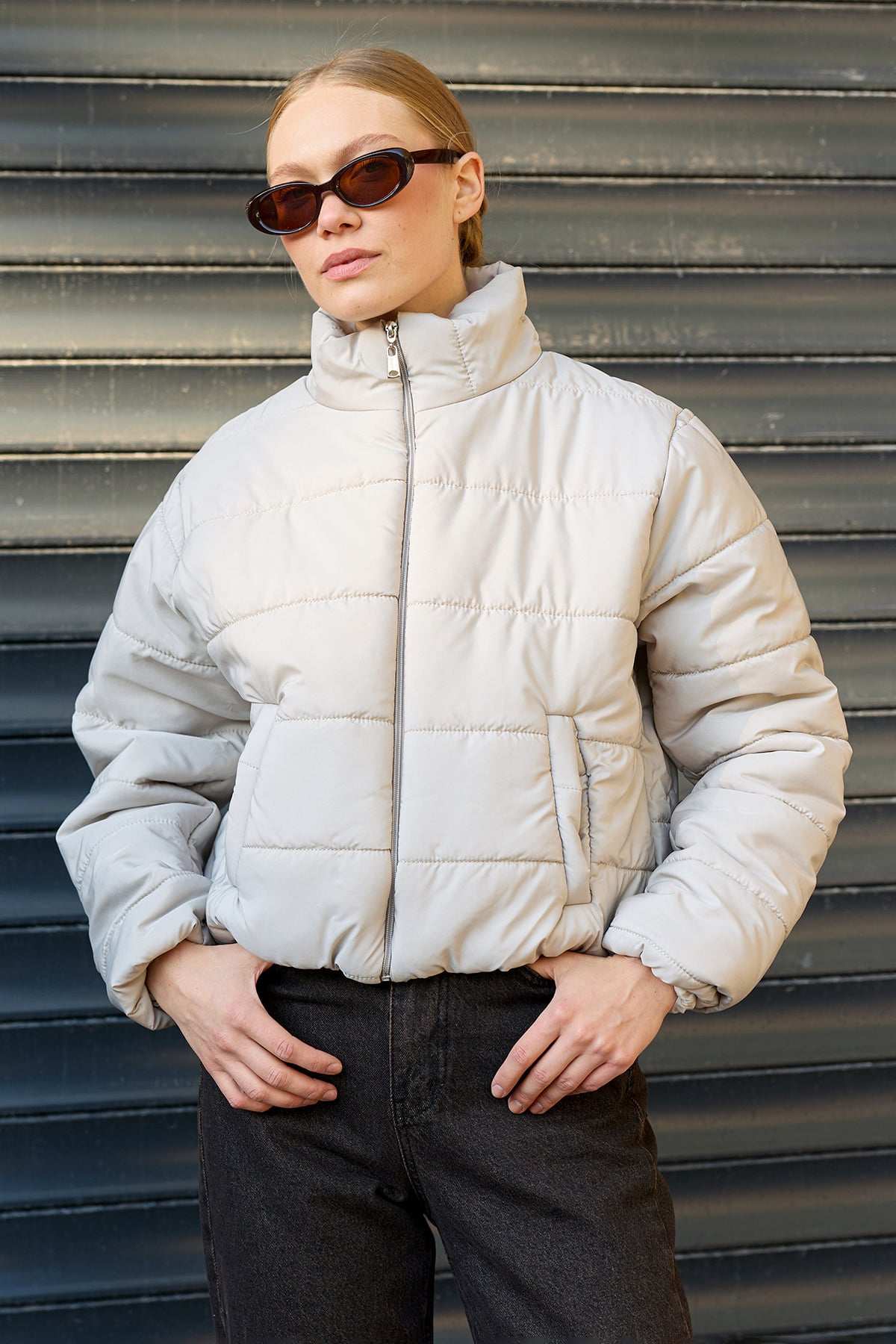 Beli Lastikli Crop Şişme Mont 3