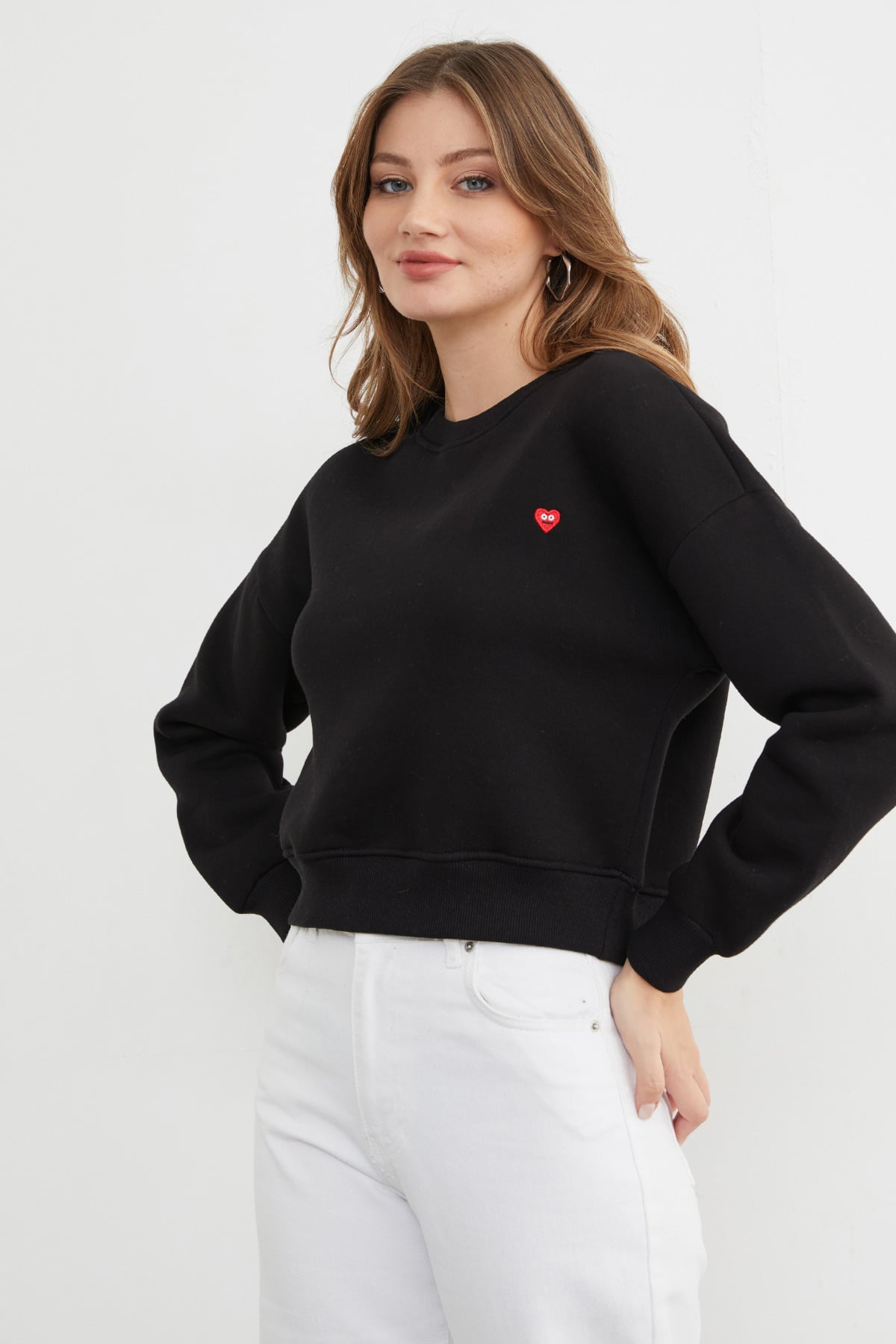 3 İplik Kalp Nakışlı Bisiklet Yaka Sweatshirt 4
