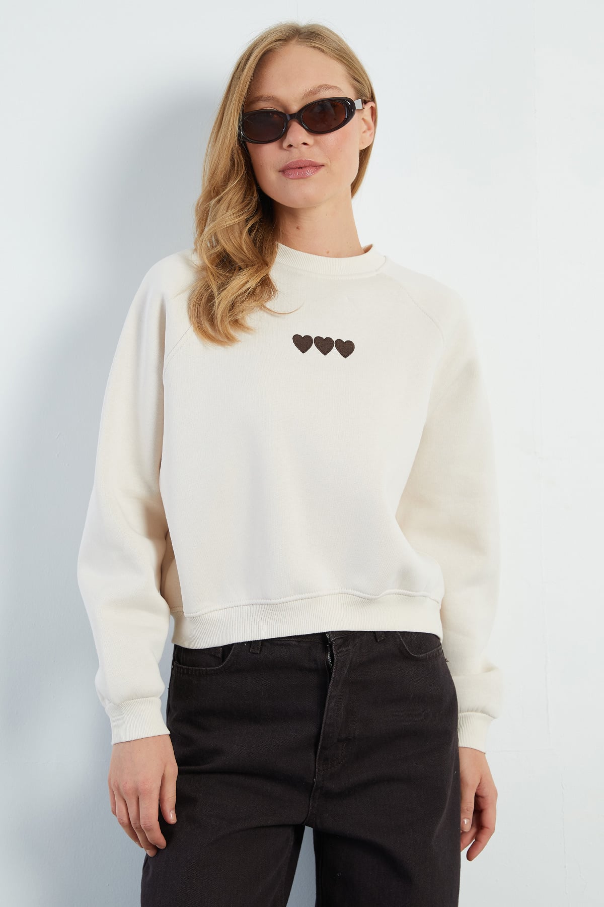 3 İplik Kalp Nakışlı Oversize Sweatshirt 6