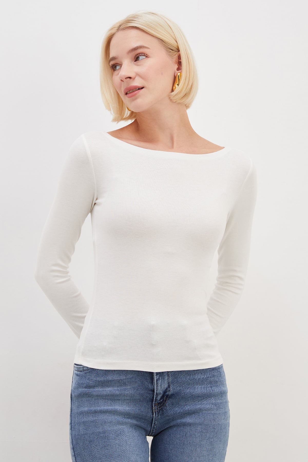 Basic Kayık Yaka Slim Fit Bluz 6