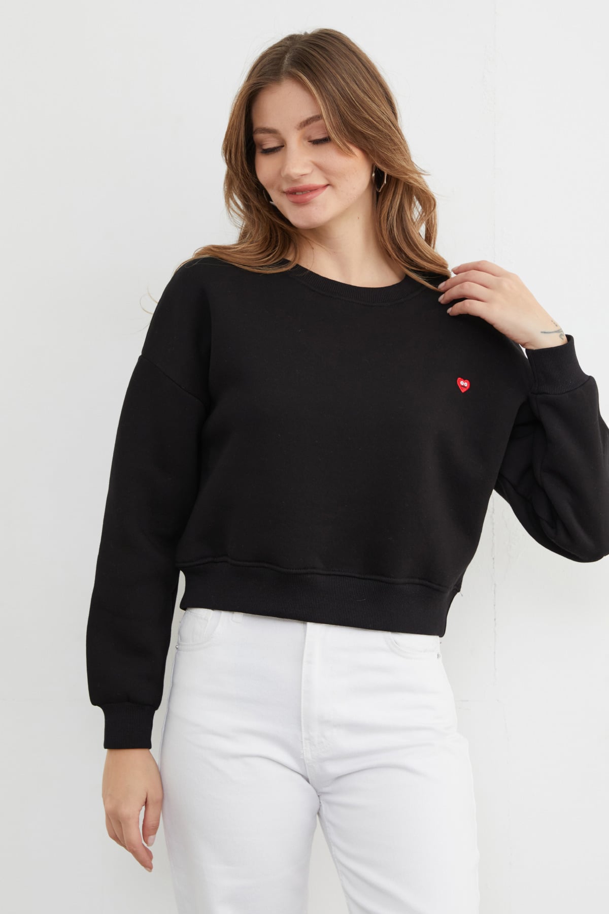 3 İplik Kalp Nakışlı Bisiklet Yaka Sweatshirt 5