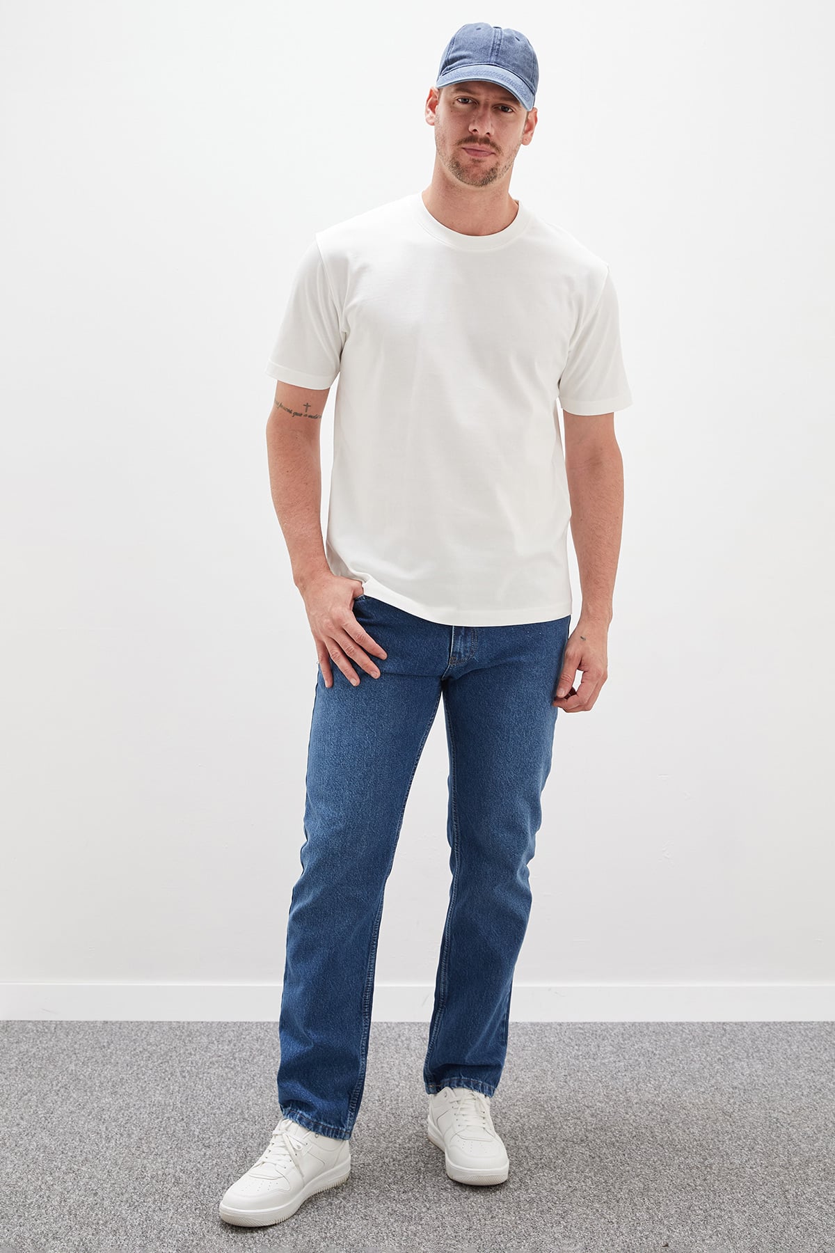 Basic Bisiklet Yaka Regular Tişört 4