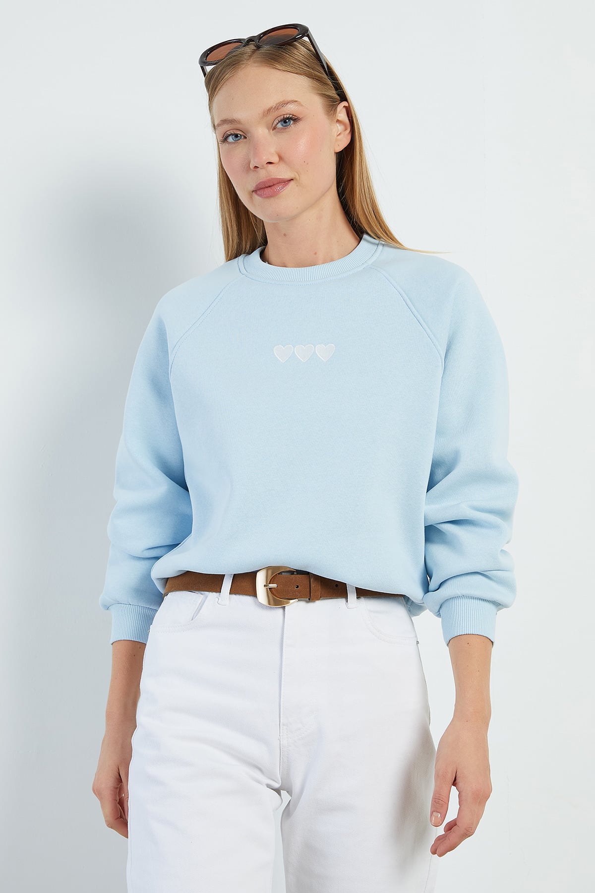 3 İplik Kalp Nakışlı Oversize Sweatshirt 4