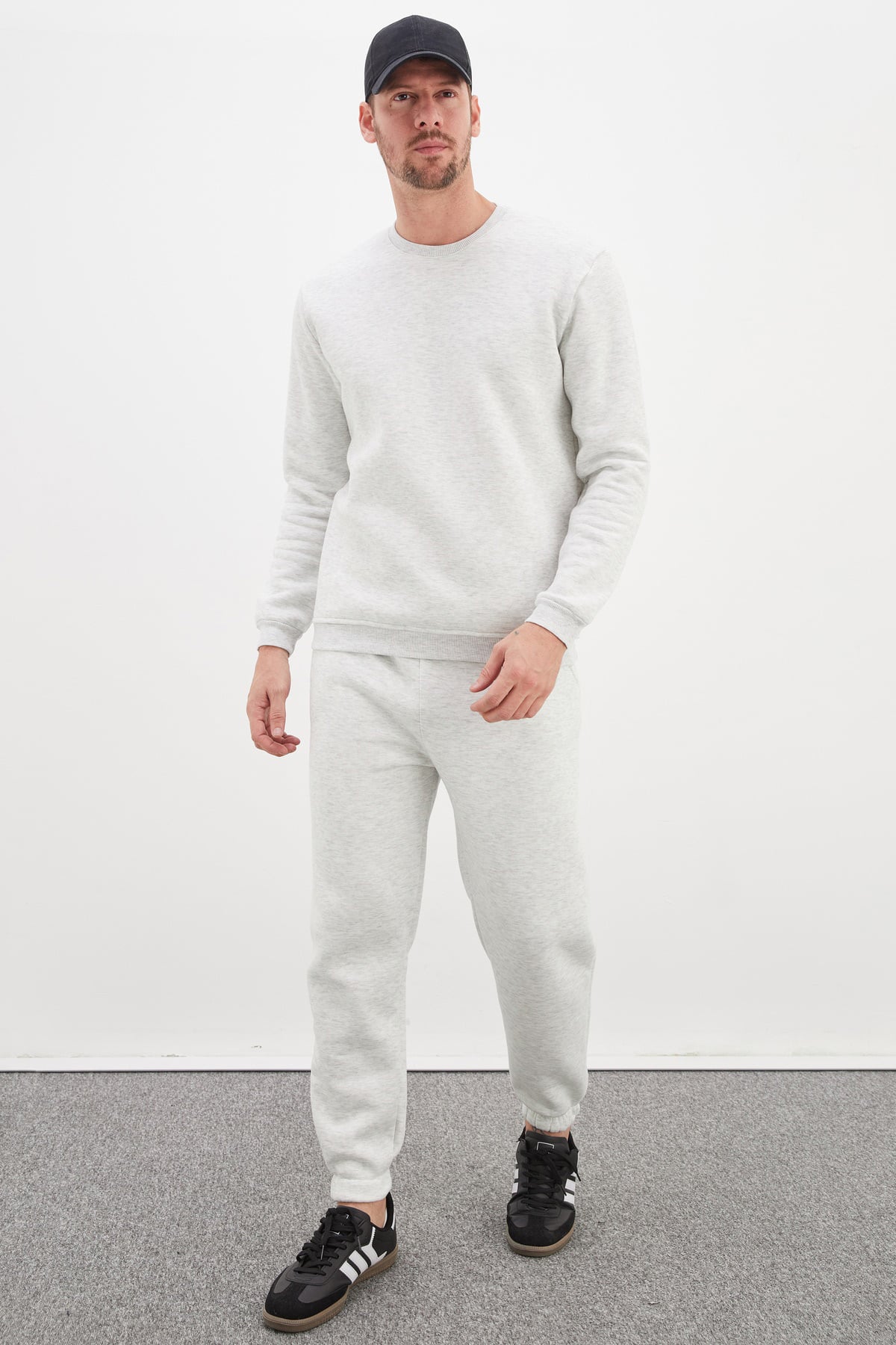 3 İplik Basic Bisiklet Yaka Sweatshirt 4