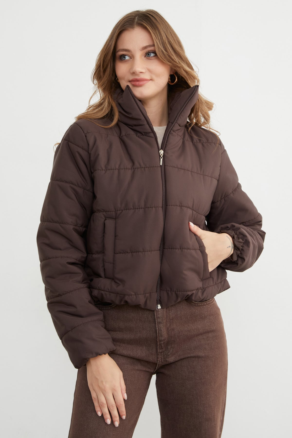 Beli Lastikli Crop Şişme Mont