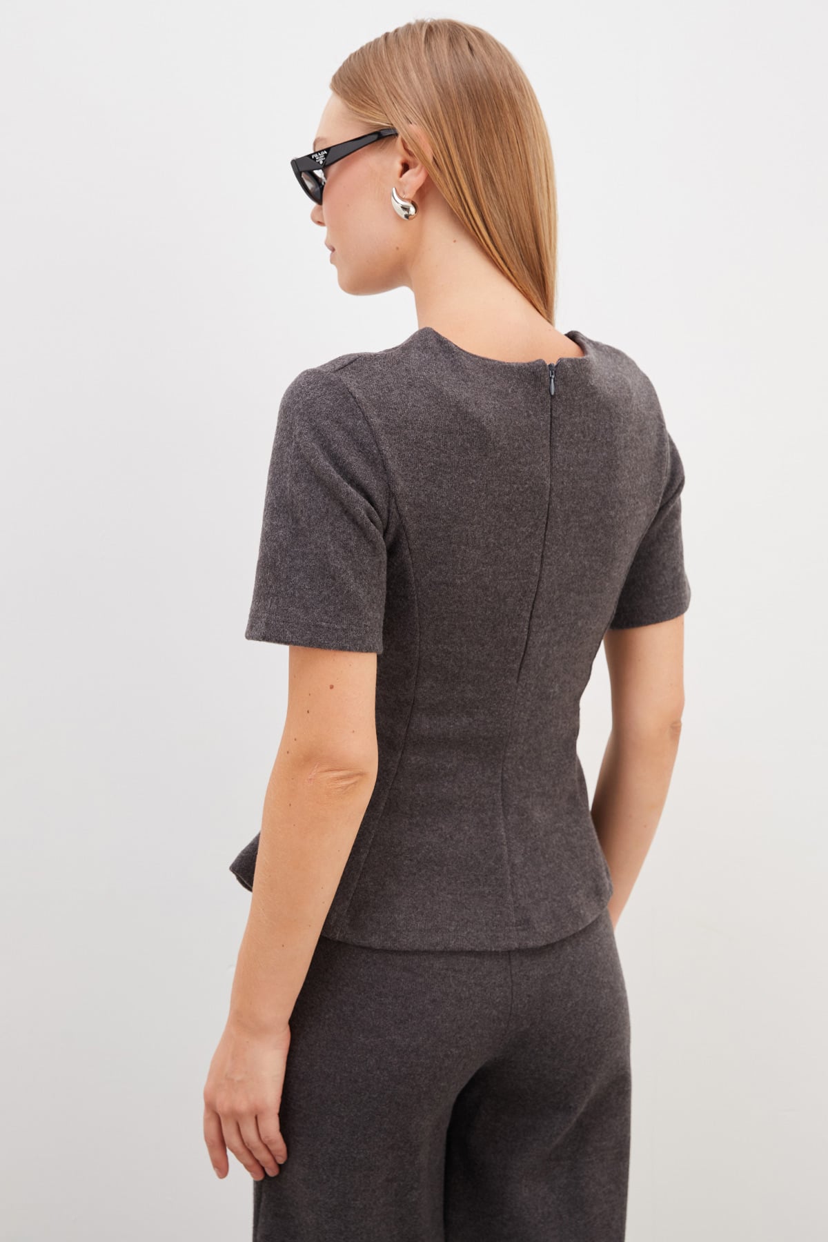 Arkası Fermuarlı Selanik Örme Peplum Bluz 8