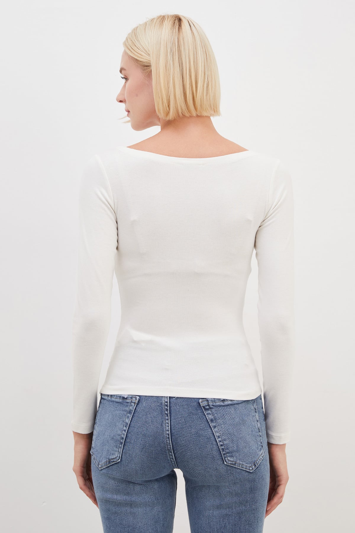 Basic Kayık Yaka Slim Fit Bluz 8