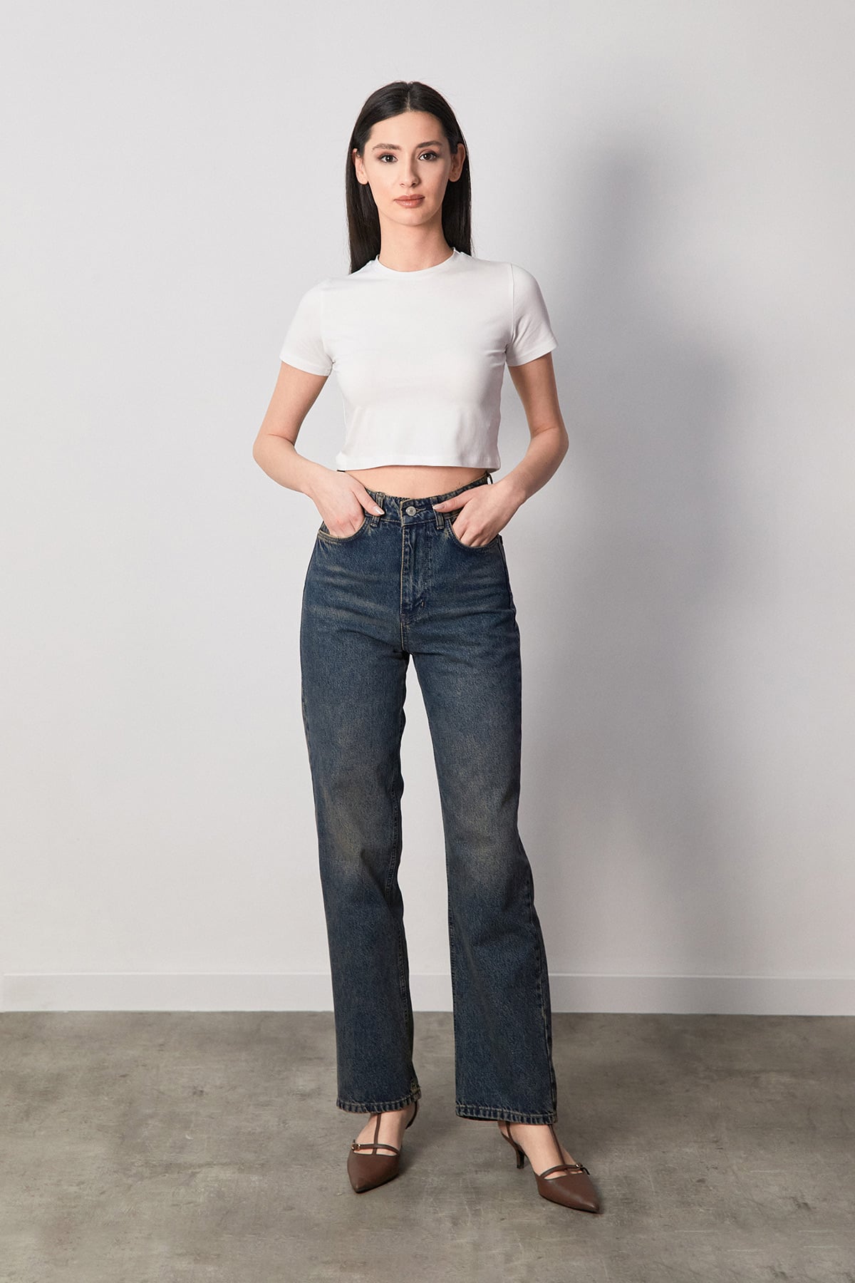 Basic Bisiklet Yaka Crop Tişört 3