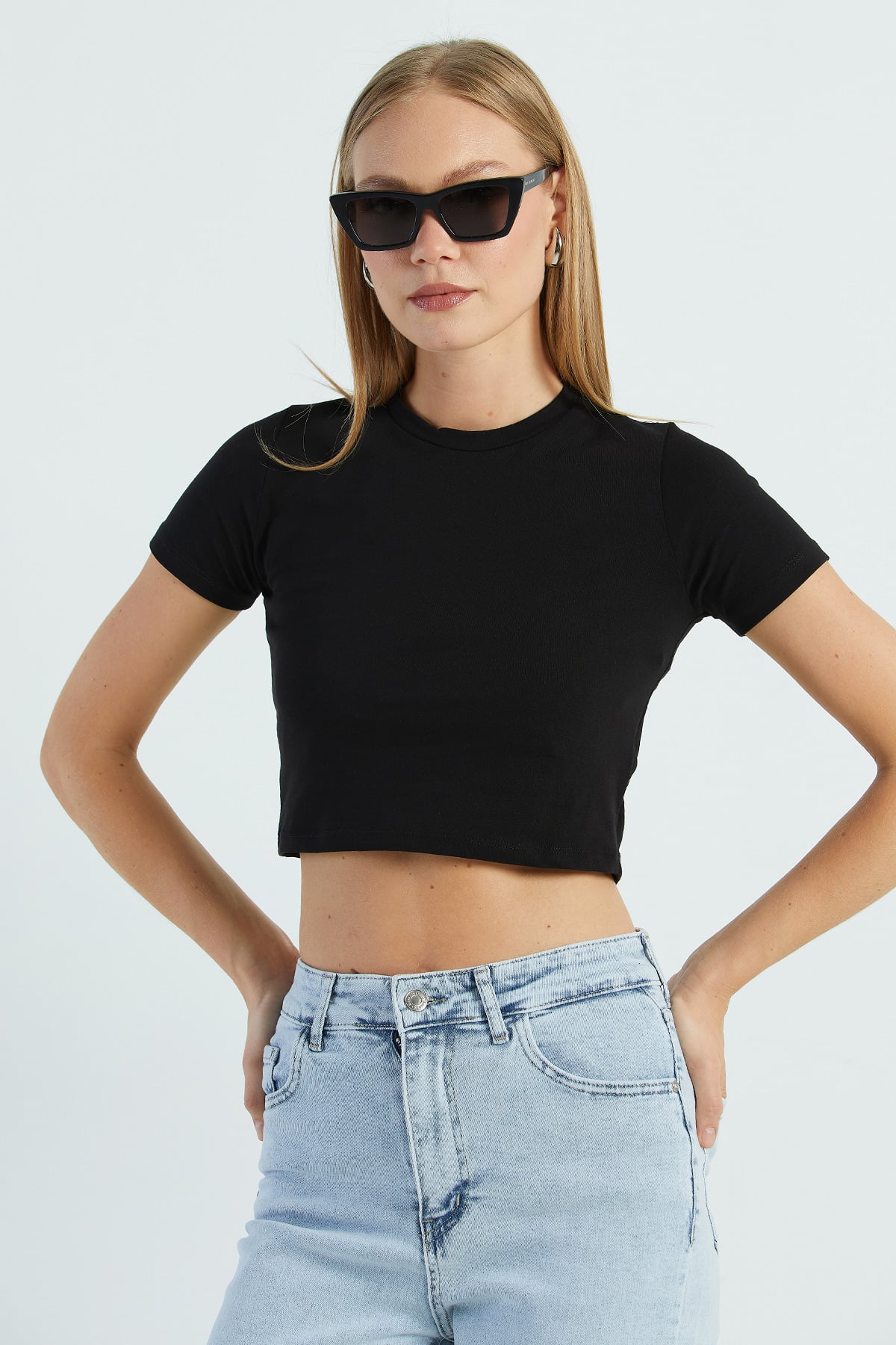 Basic Bisiklet Yaka Crop Tişört 5