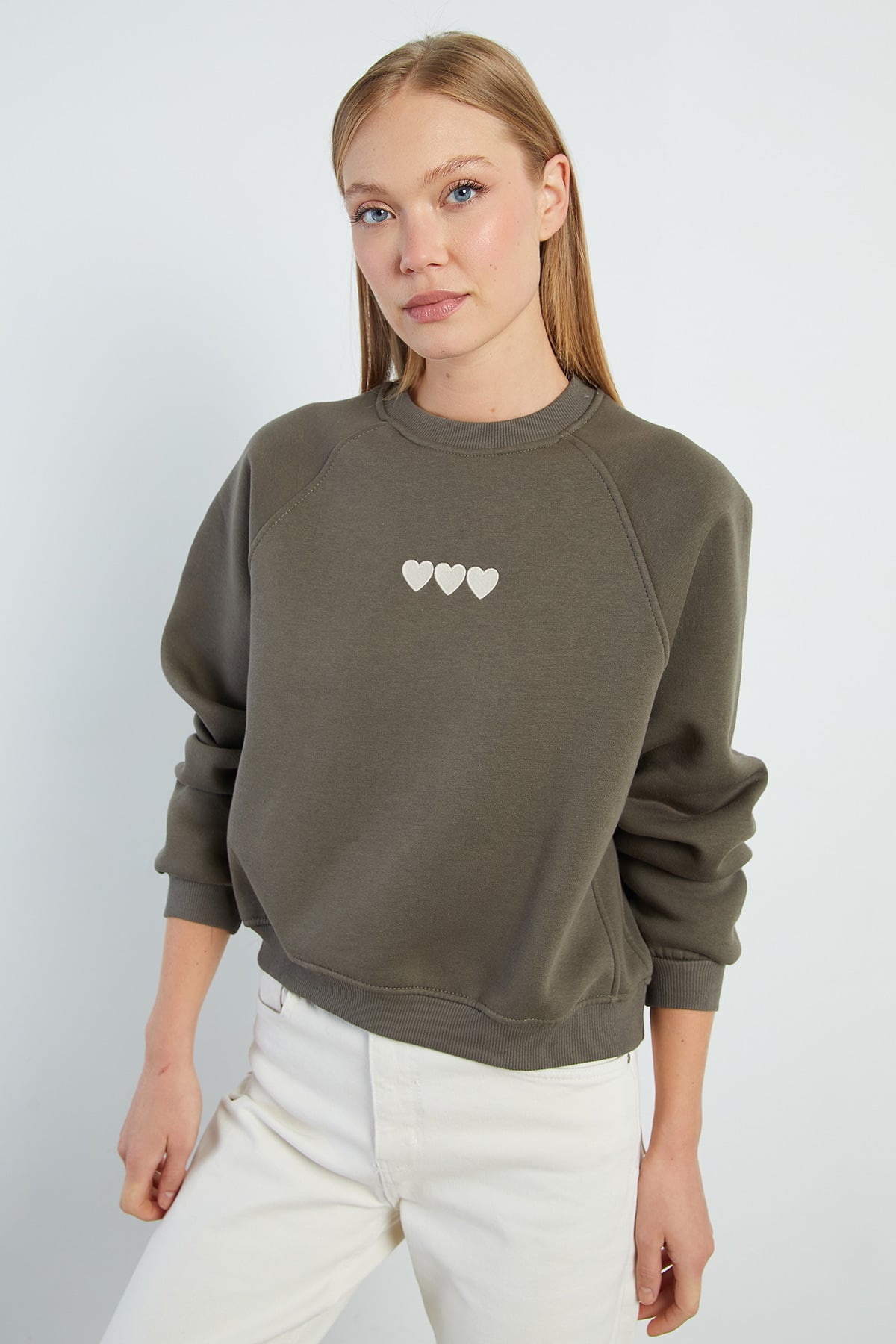 3 İplik Kalp Nakışlı Oversize Sweatshirt 5