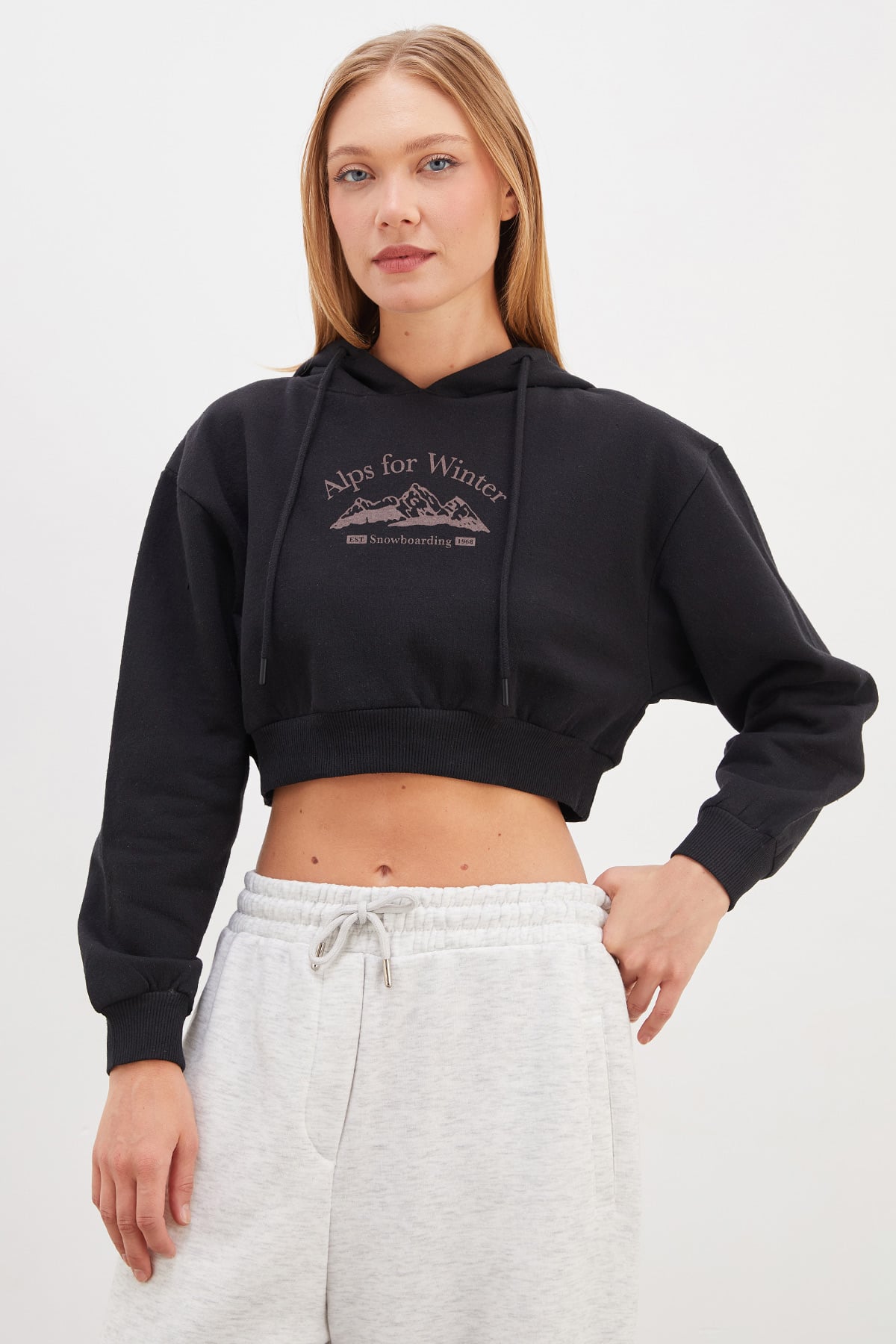 Baskılı Kapüşonlu Crop Sweatshirt 4