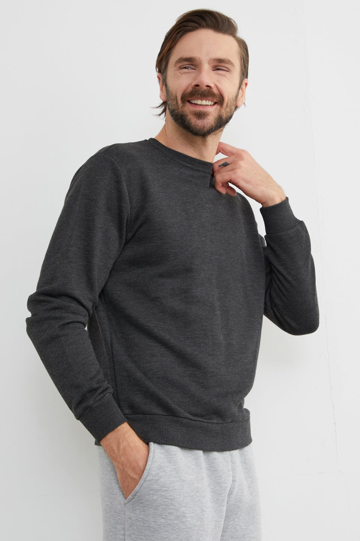 3 İplik Basic Bisiklet Yaka Sweatshirt 4
