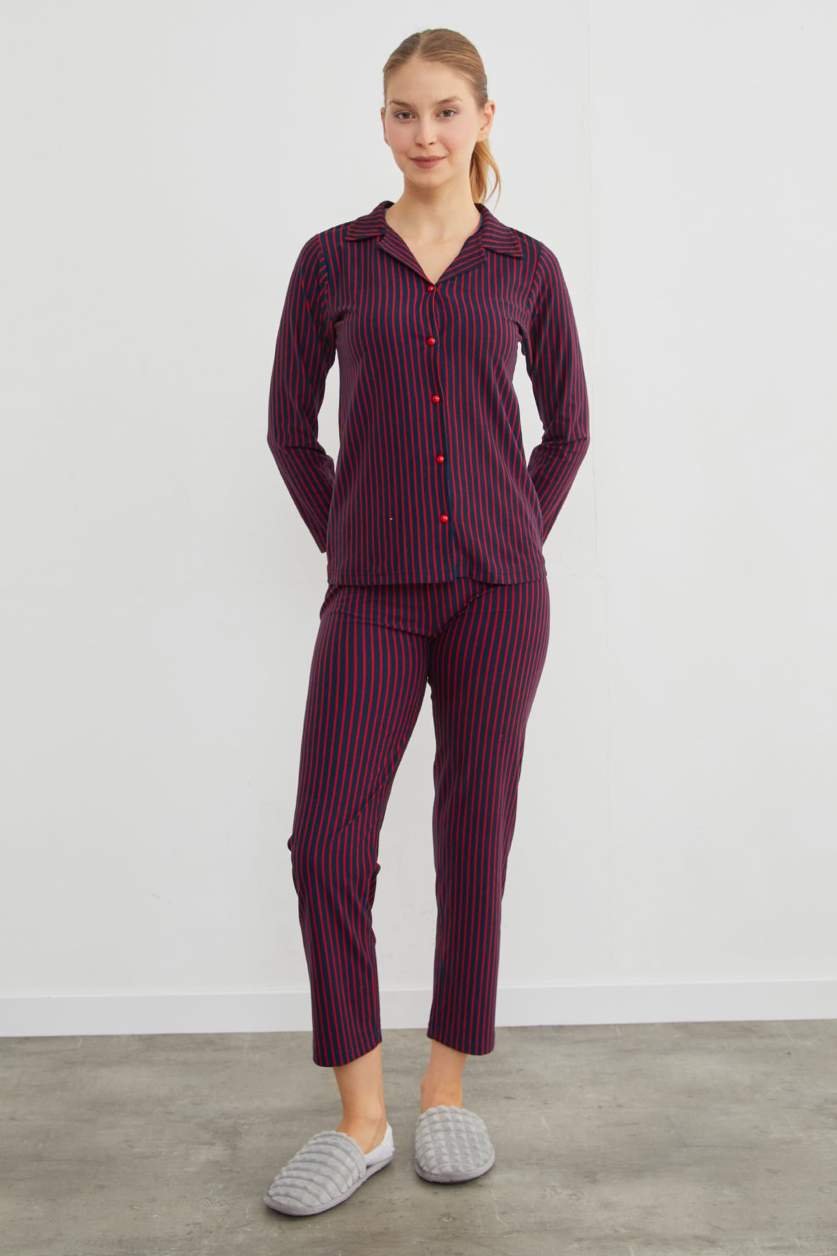 Çizgili Gömlek Yaka Süet Pijama Takımı 4