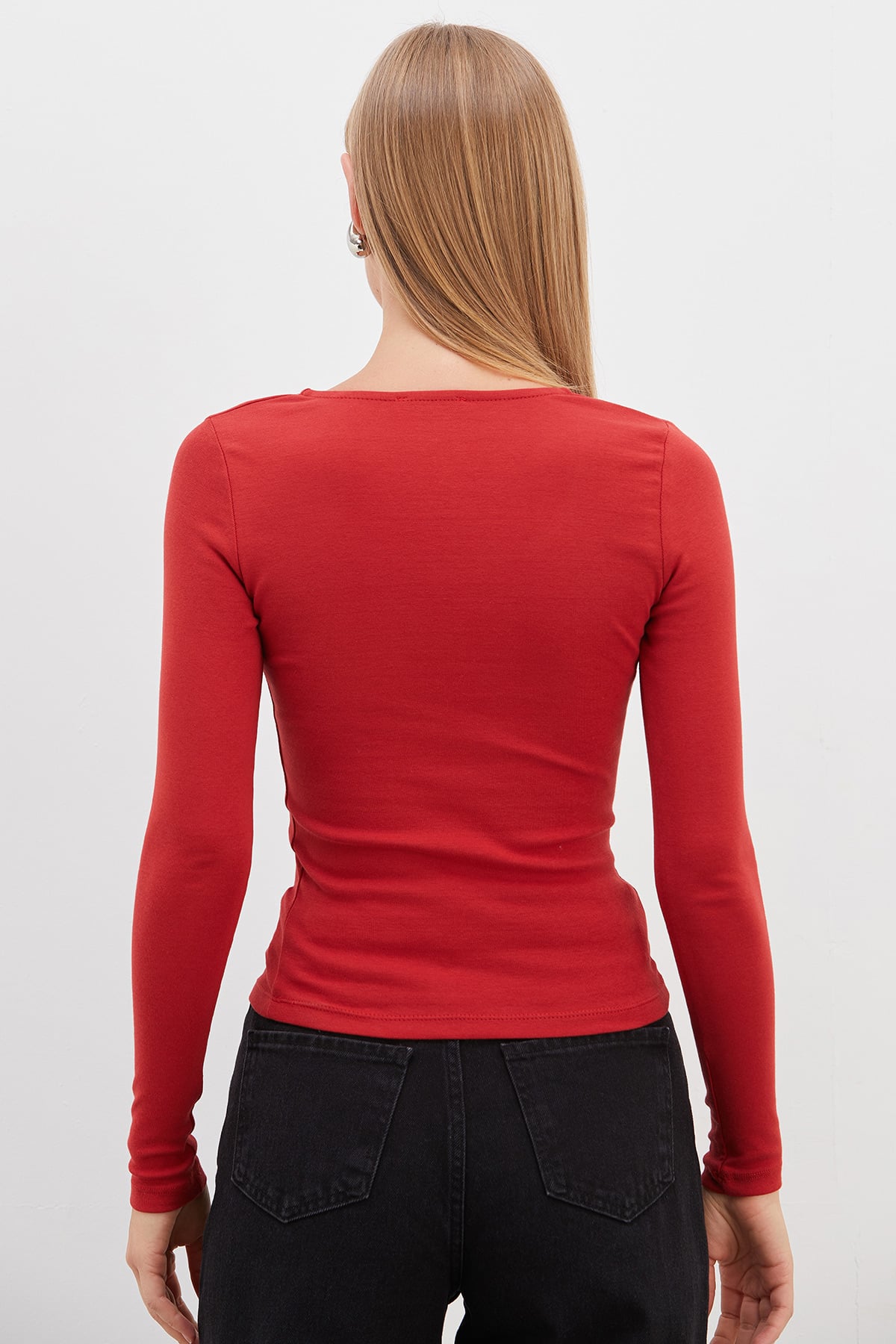 Basic U Yaka Slim Fit Crop Body 6