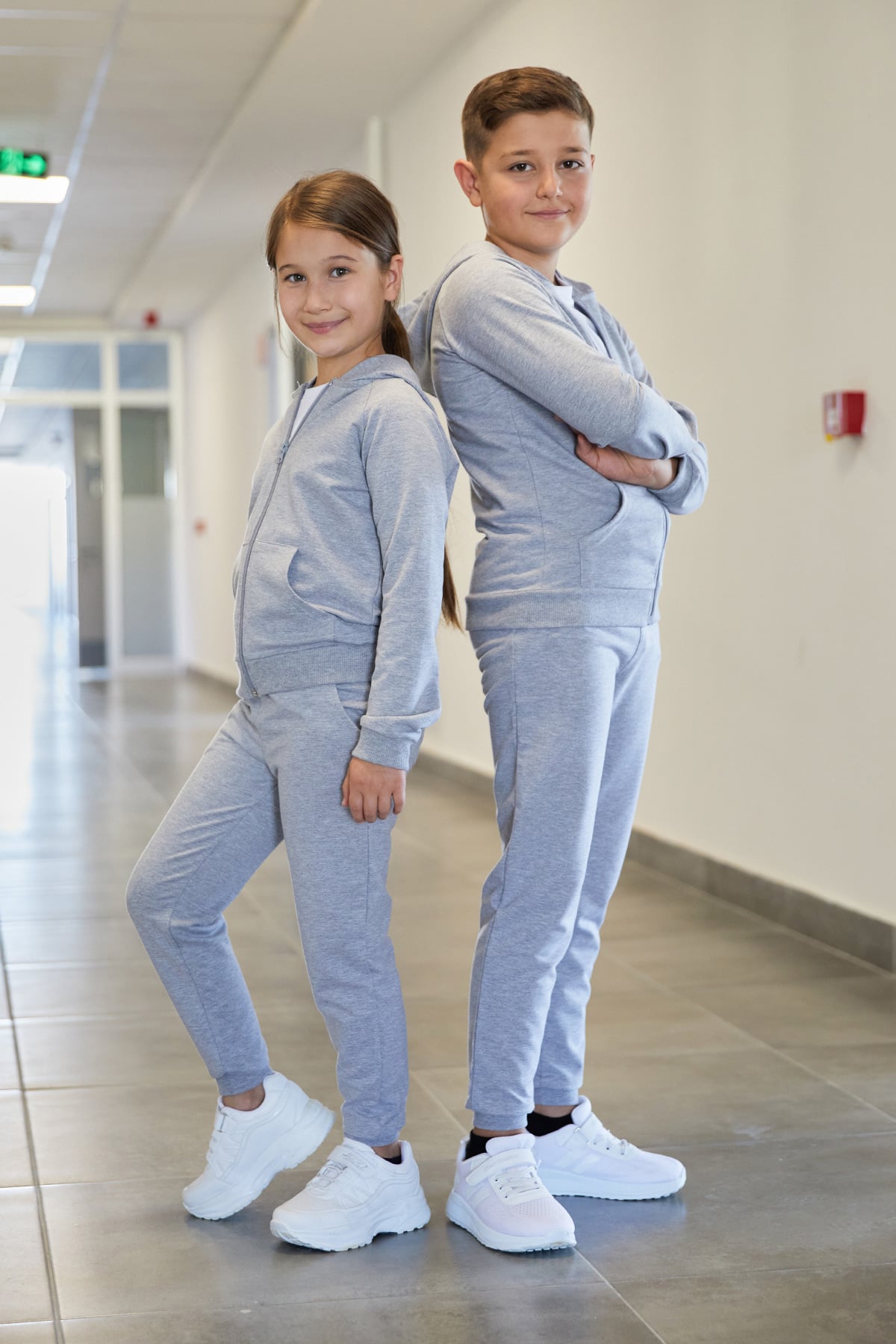 Kapüşonlu Fermuarlı Unisex Çocuk Eşofman Takımı 3