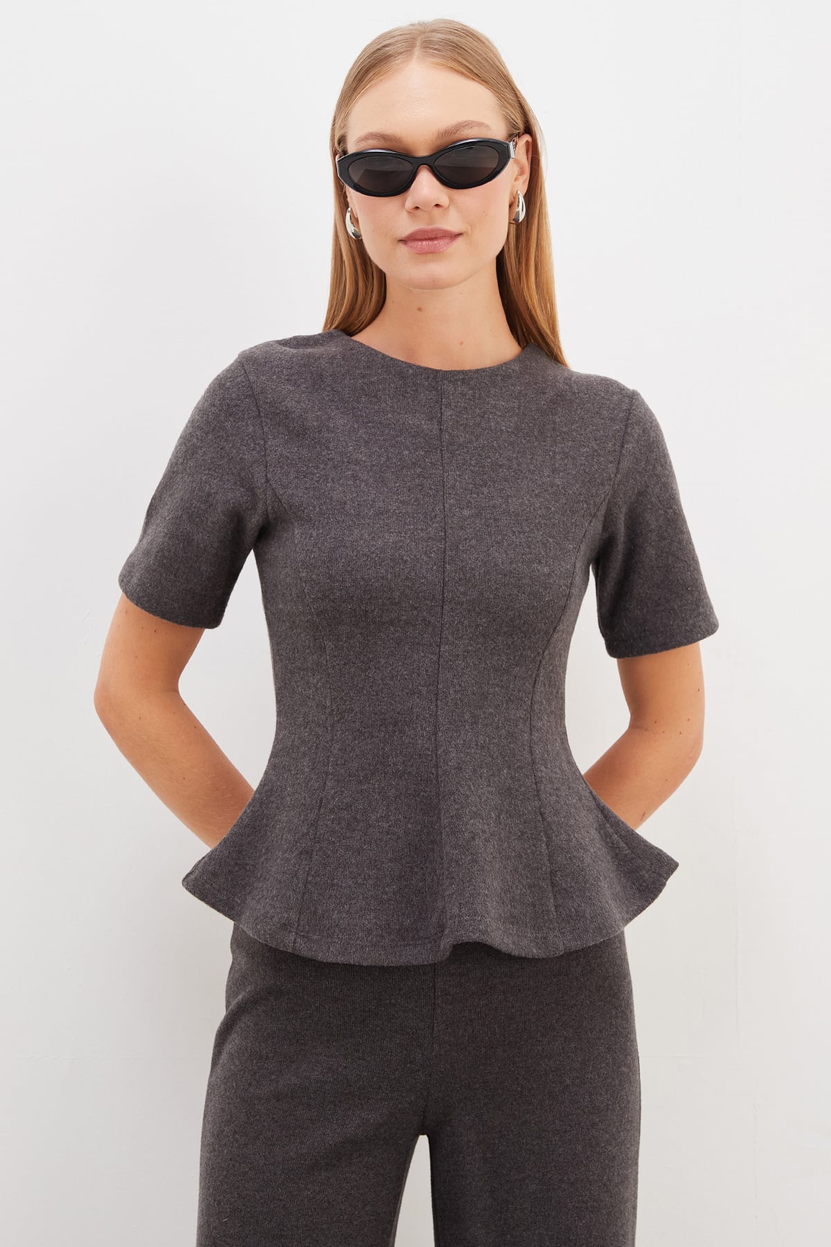 Arkası Fermuarlı Selanik Örme Peplum Bluz 4