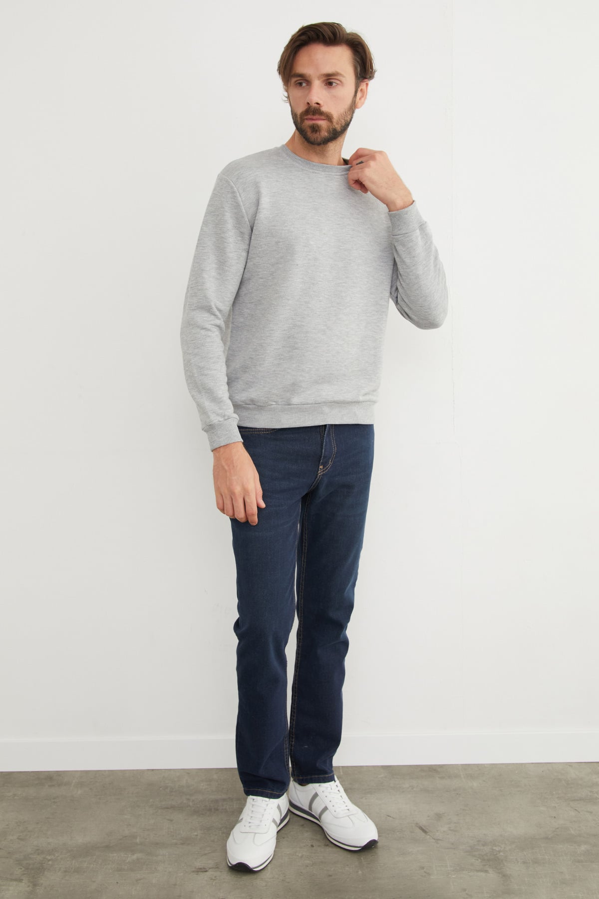 3 İplik Basic Bisiklet Yaka Sweatshirt 2