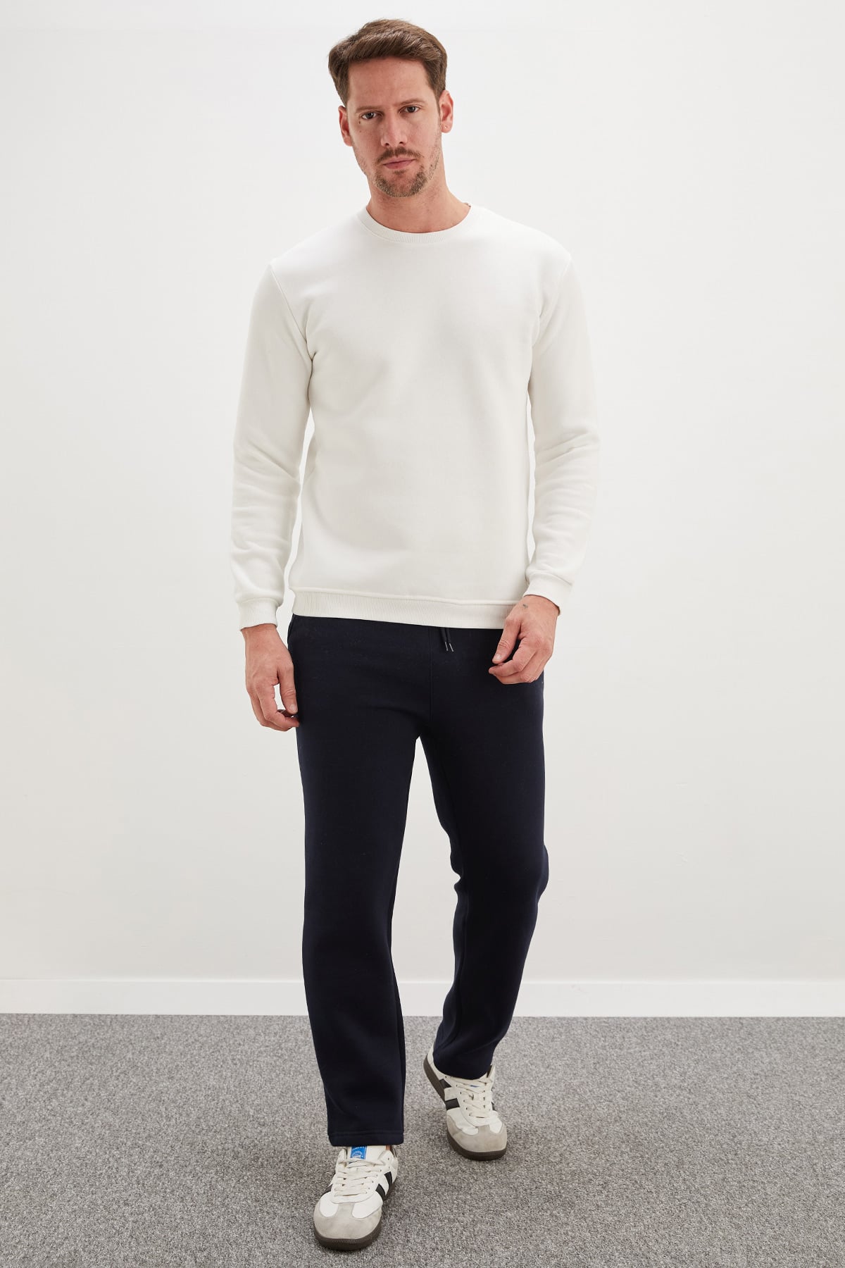 3 İplik Basic Bisiklet Yaka Sweatshirt 5