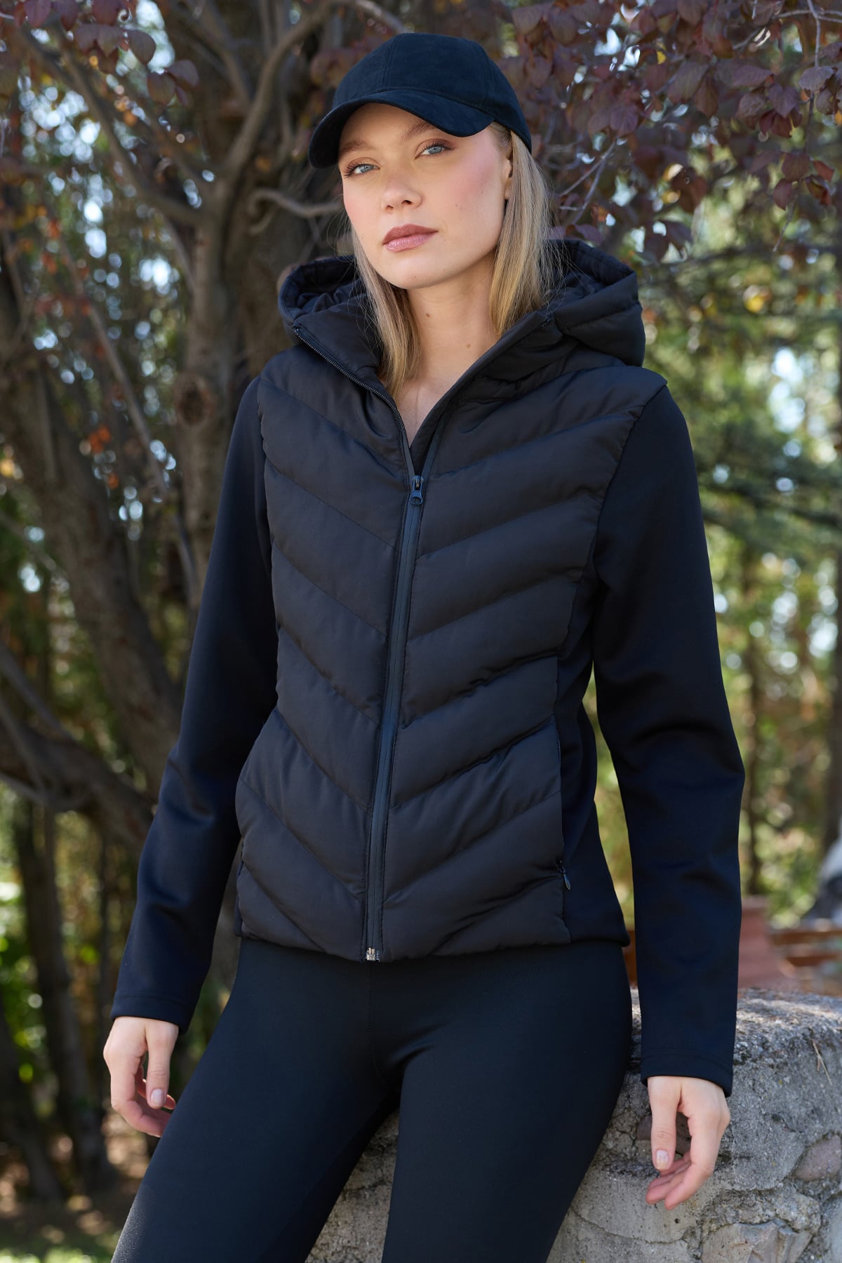 Scuba Kumaş Garnili Kapüşonlu Şişme Mont