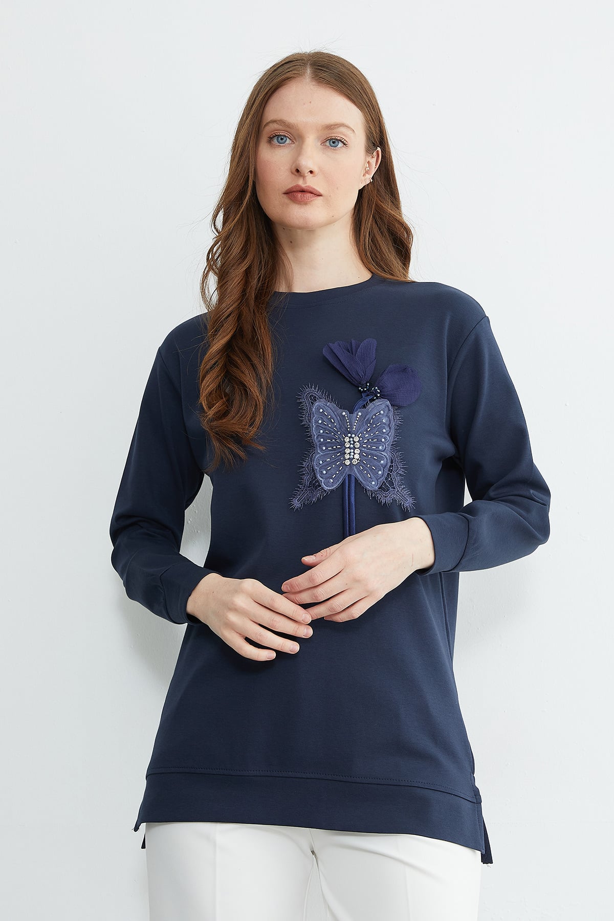 Fullamodest Kelebek Nakışlı Taşlı Bisiklet Yaka Tunik
