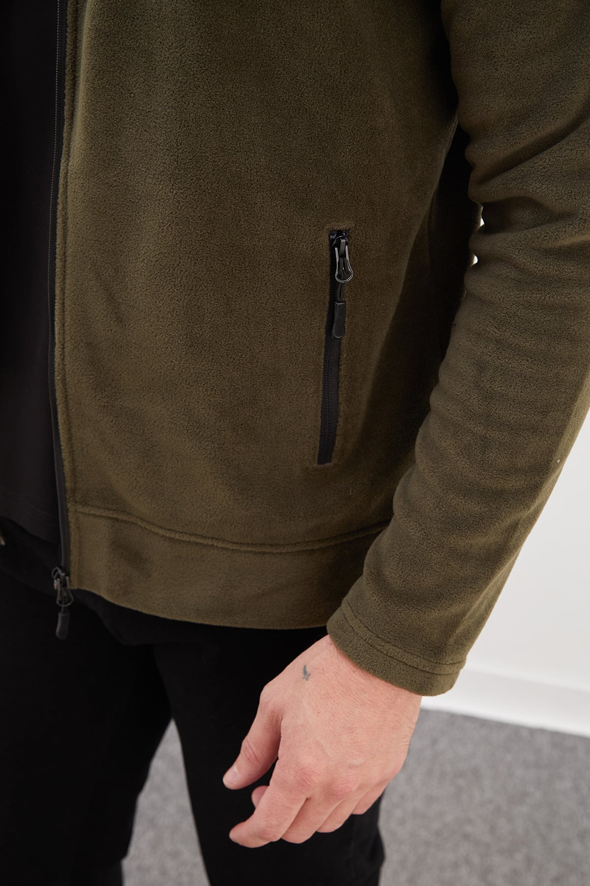 Fermuarlı Kapüşonlu Polar Sweatshirt 4