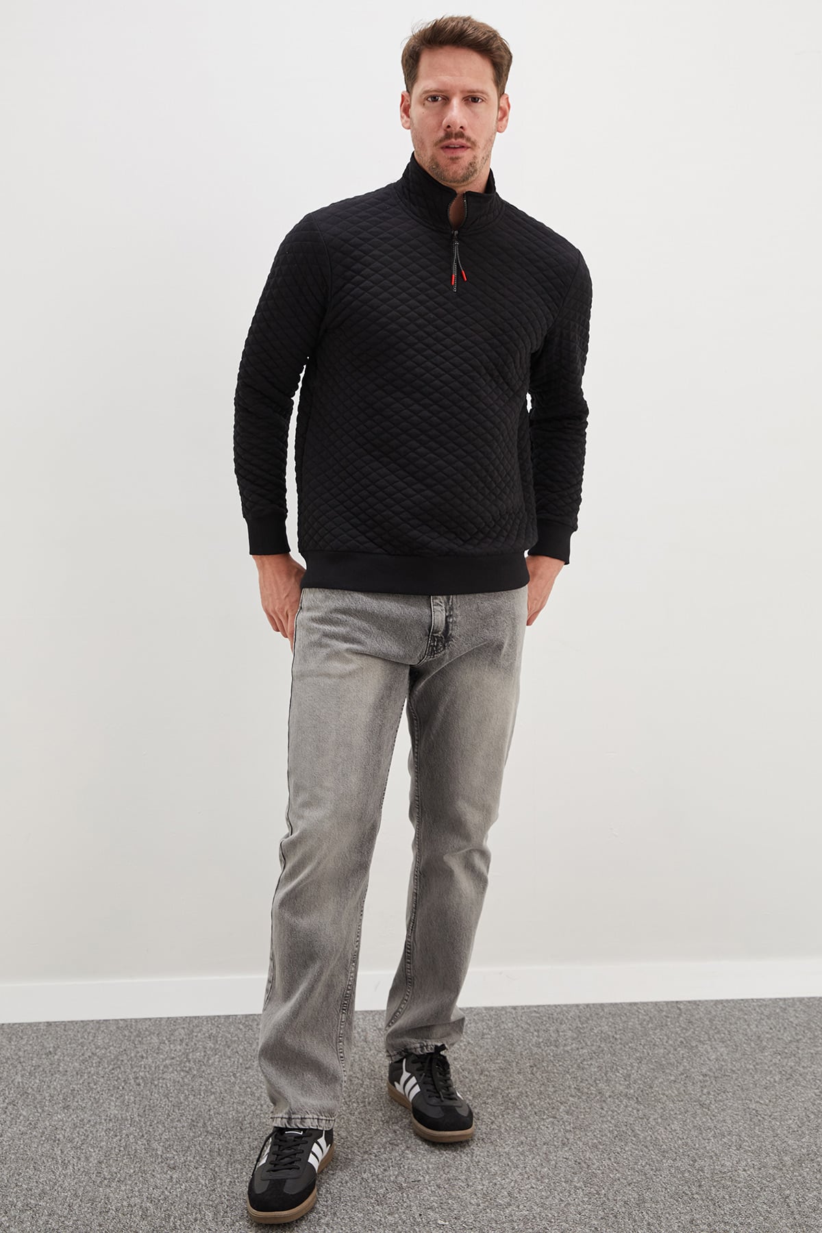 Yarım Fermuarlı Dik Yaka Kapitone Sweatshirt 2