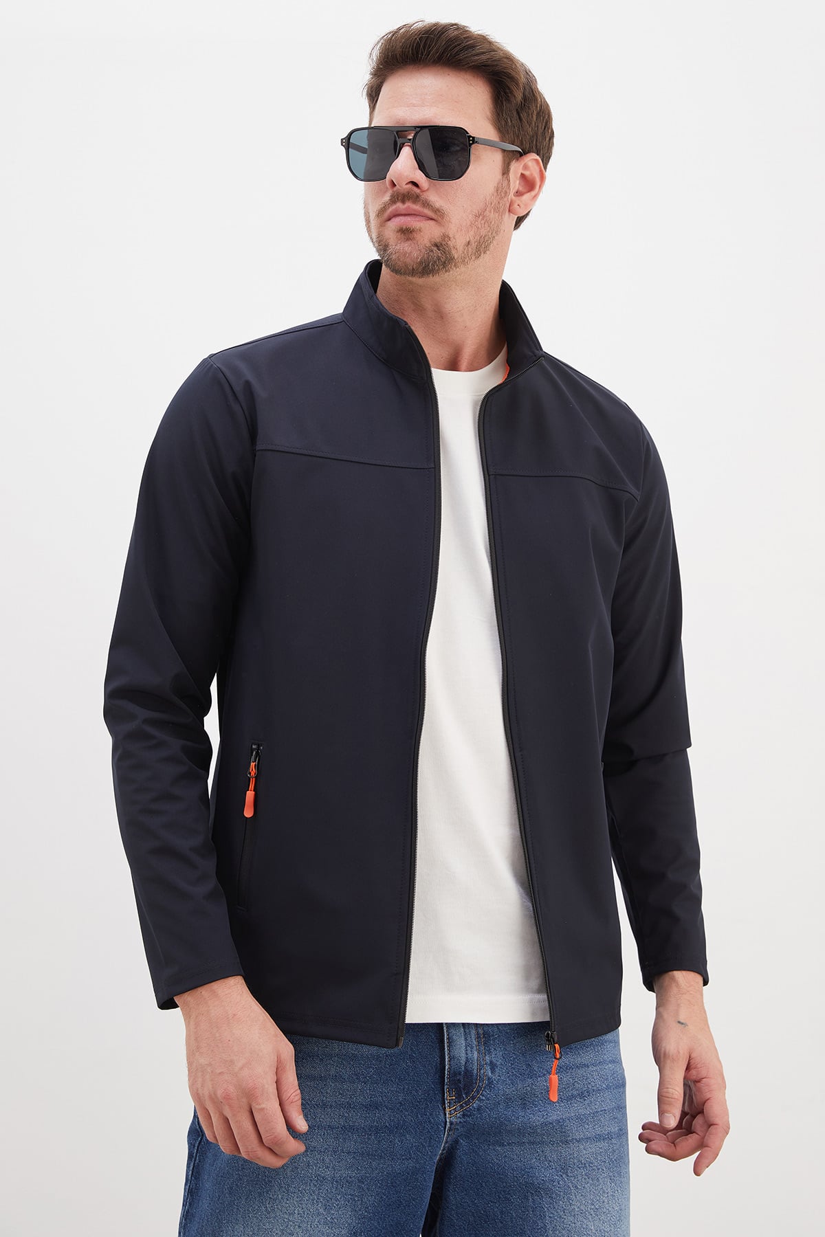 Fermuarlı Dik Yaka Softshell Ceket