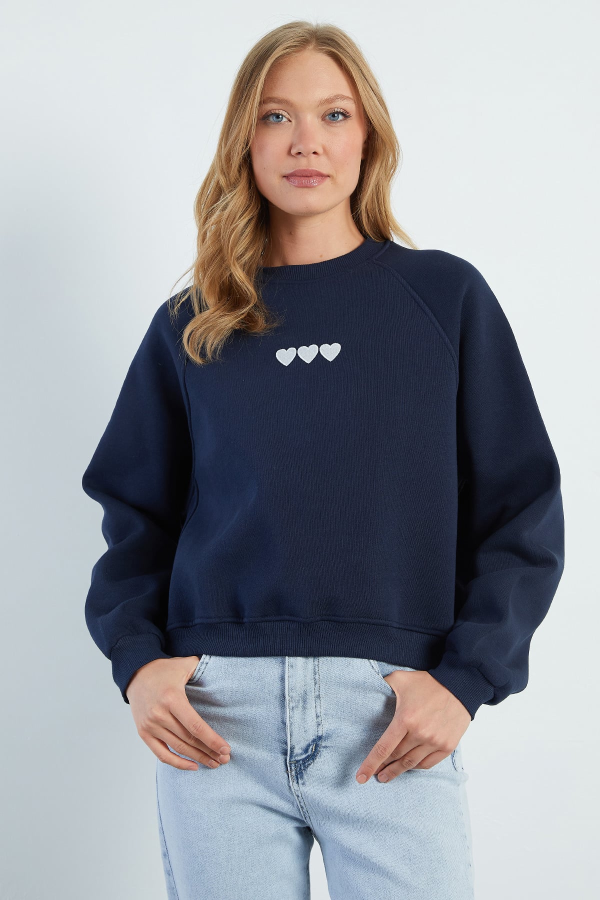 3 İplik Kalp Nakışlı Oversize Sweatshirt 2